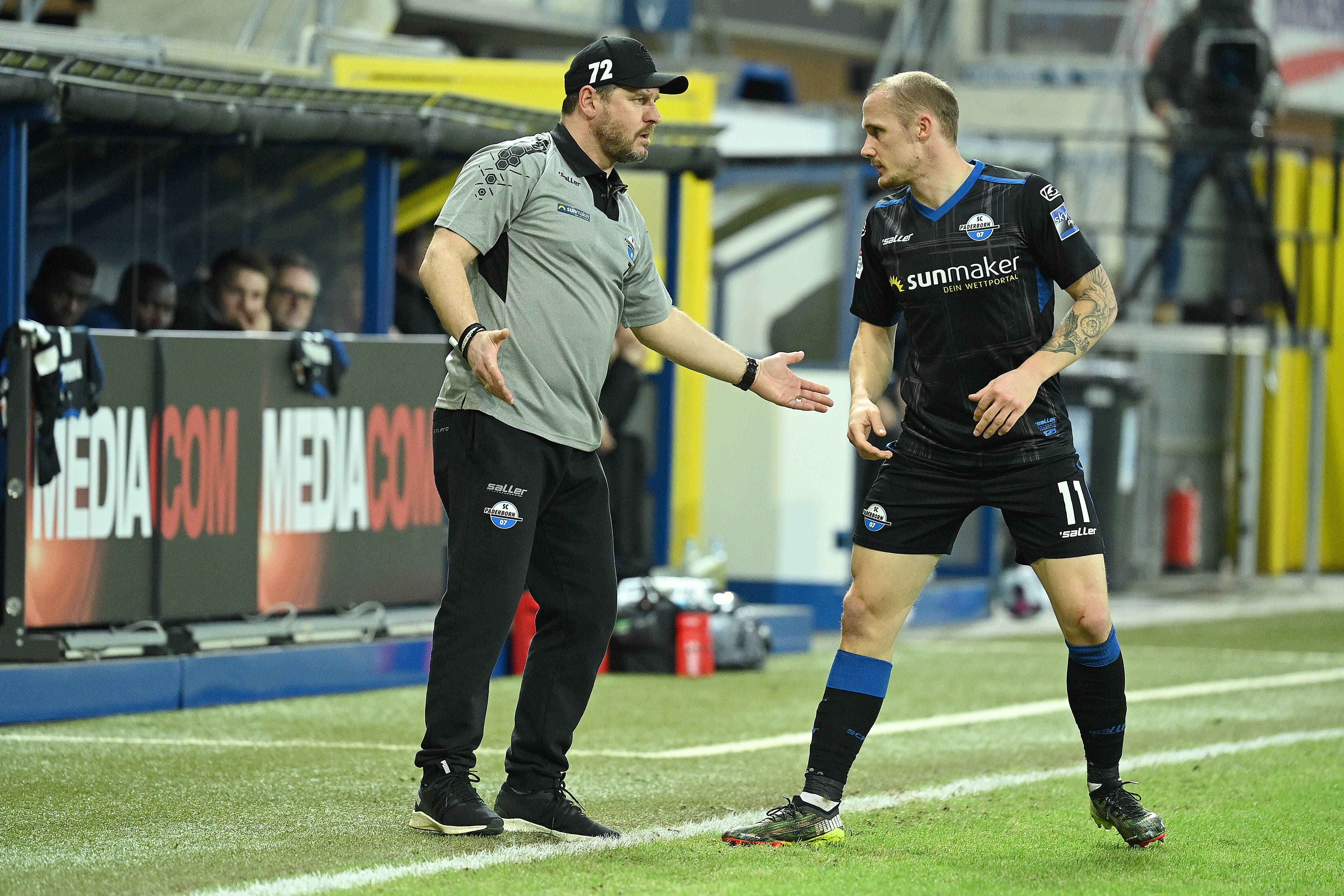 Image - Schocknachricht für Steffen Baumgart! Fifa belegt den 1. FC Köln mit einer Transfersperre