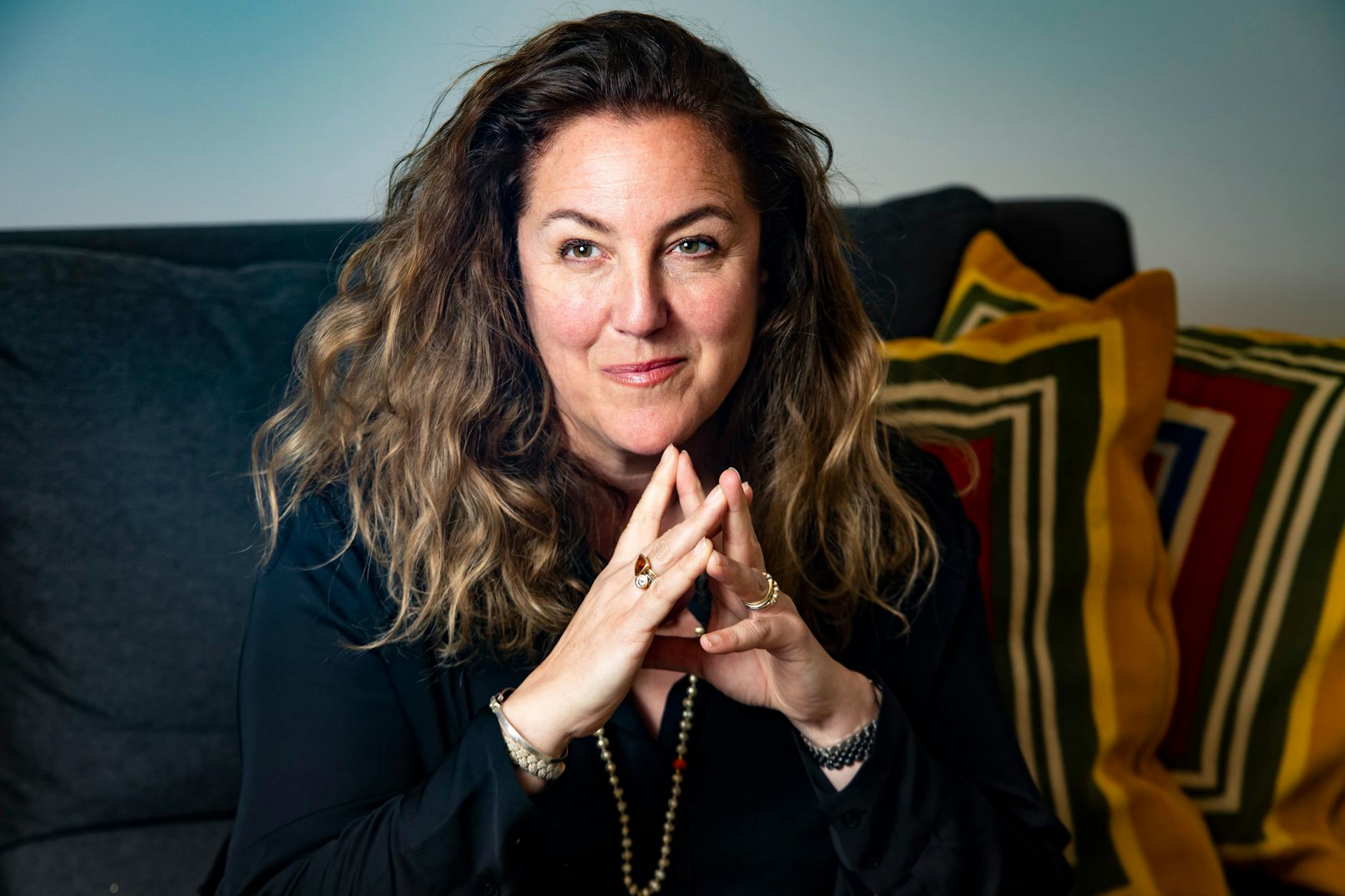 Die Autorin und Showrunnerin Anna Winger in den Büroräumen ihrer Produktionsfirma Studio Airlift am Mehringdamm