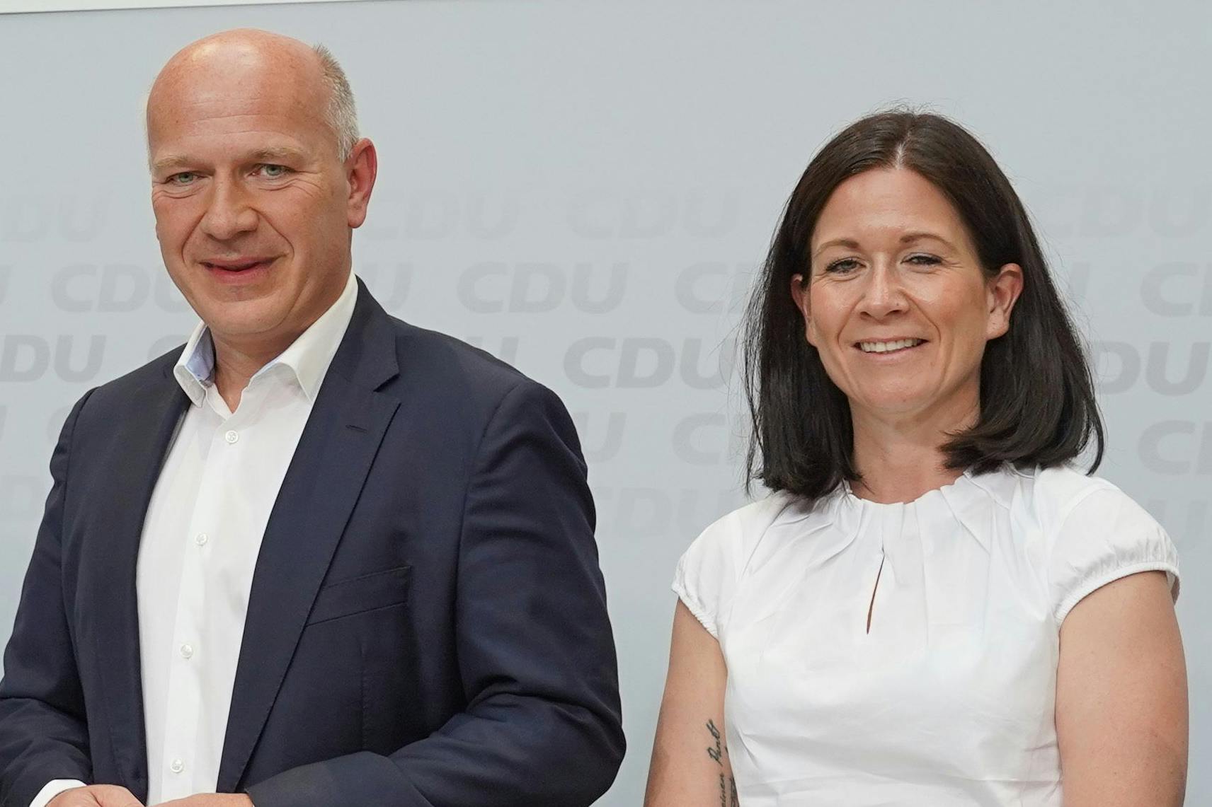 Der designierte Regierende Bürgermeister Kai Wegner und seine künftige Bildungssenatorin Katharina Günther-Wünsch