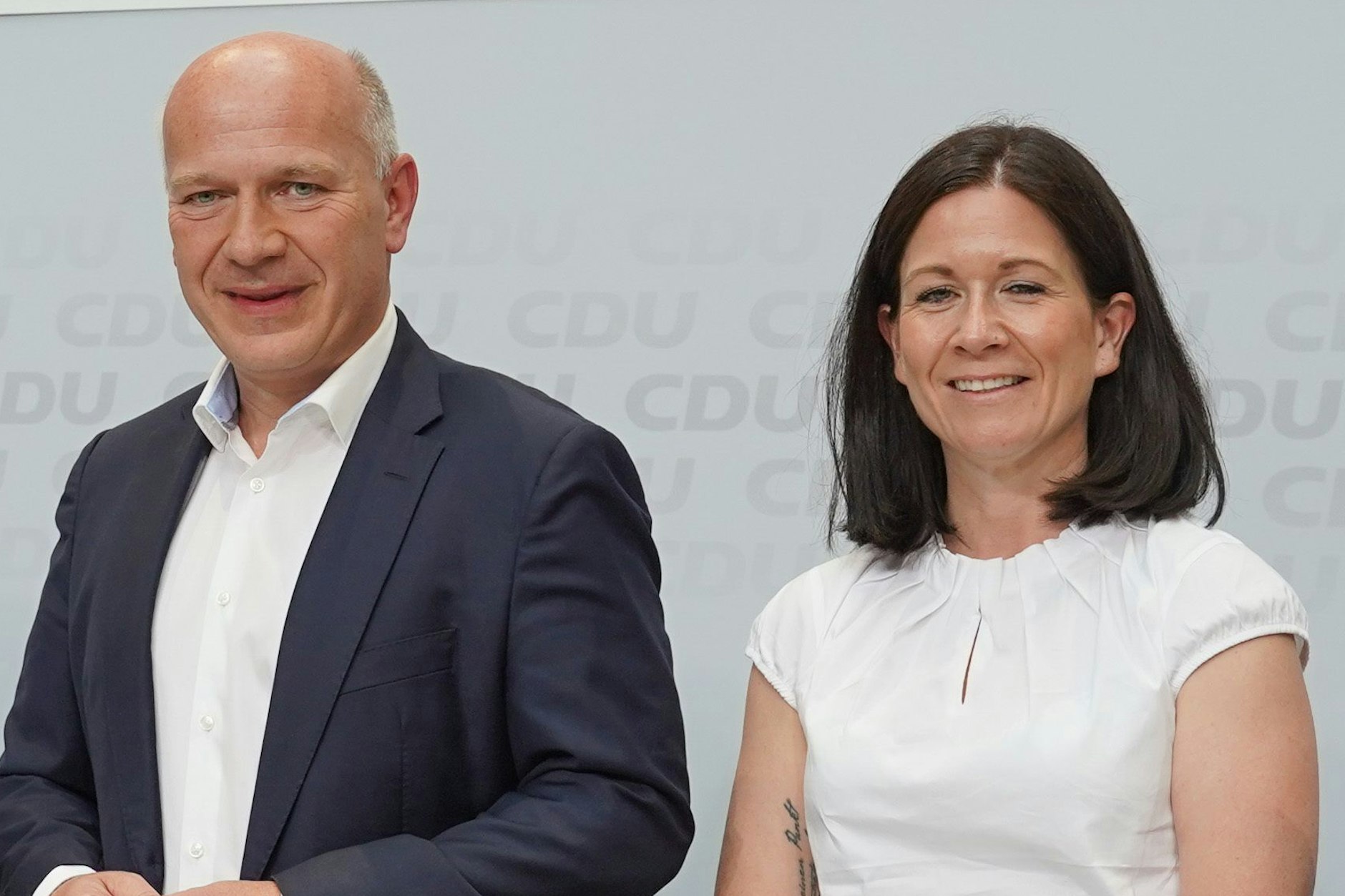 Der designierte Regierende Bürgermeister Kai Wegner und seine künftige Bildungssenatorin Katharina Günther-Wünsch