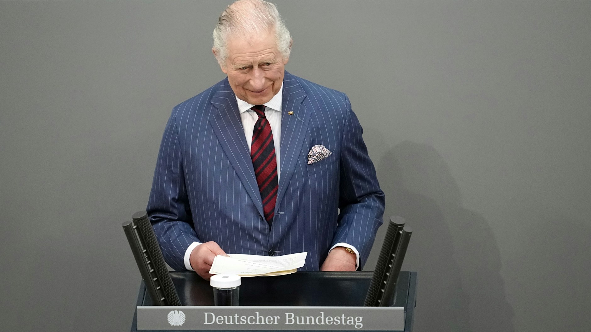 König Charles III. von Großbritannien spricht am zweiten Tag seiner Deutschlandreise im Bundestag. 