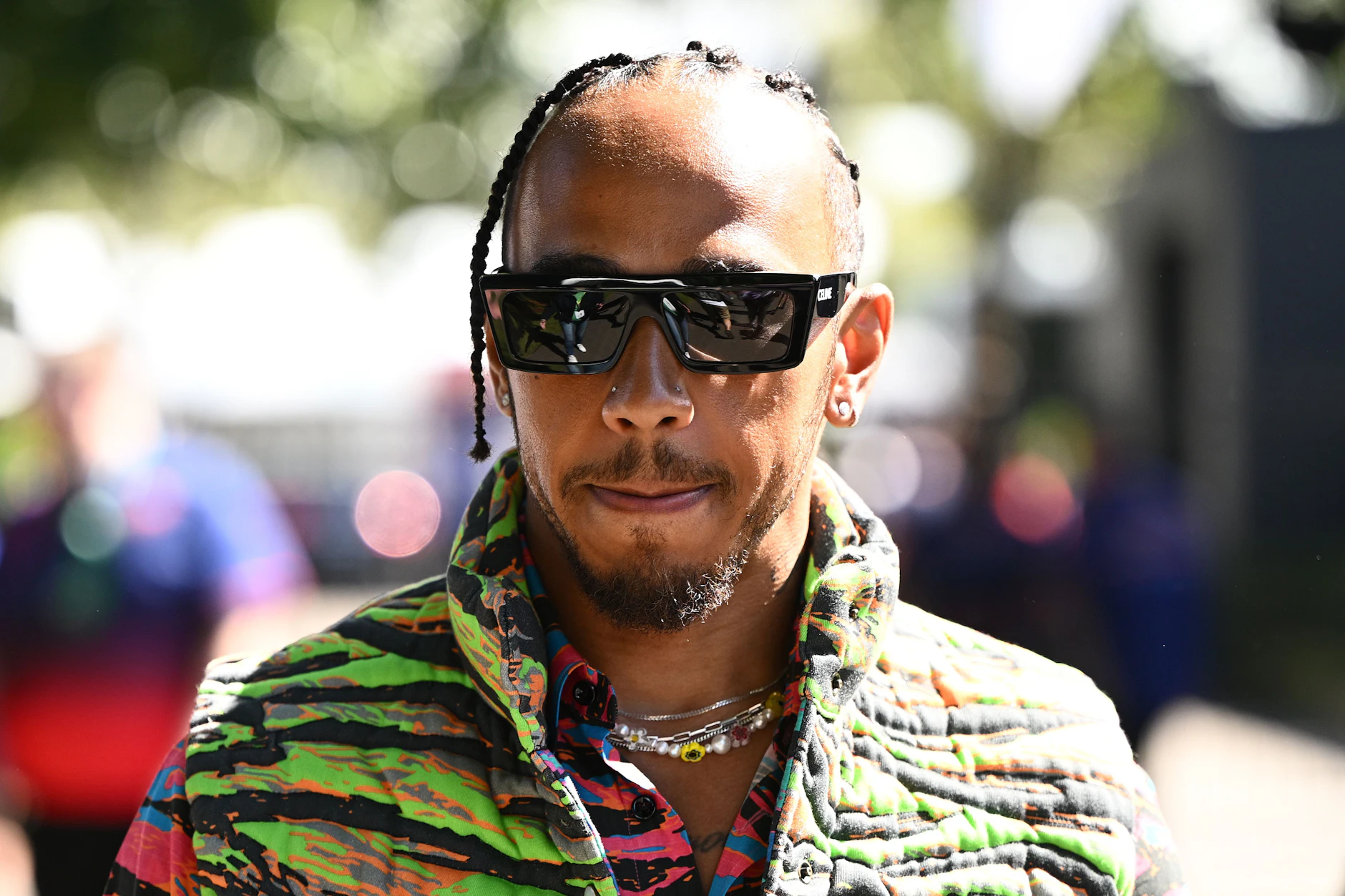 Lewis Hamilton Trotzt Verheerender Mercedes-Strafe – FMHF