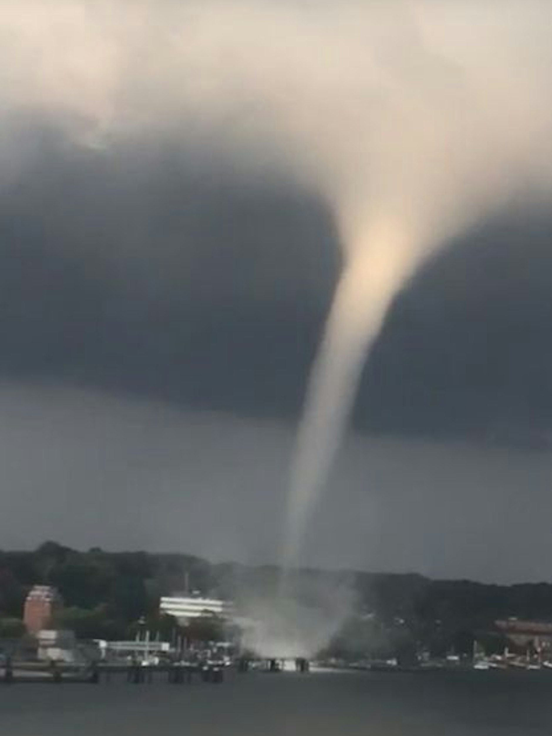 Auch in Schleswig-Holstein gab es bereits Tornados. Nun drohen beim Wetter erneut Wirbelstürme.