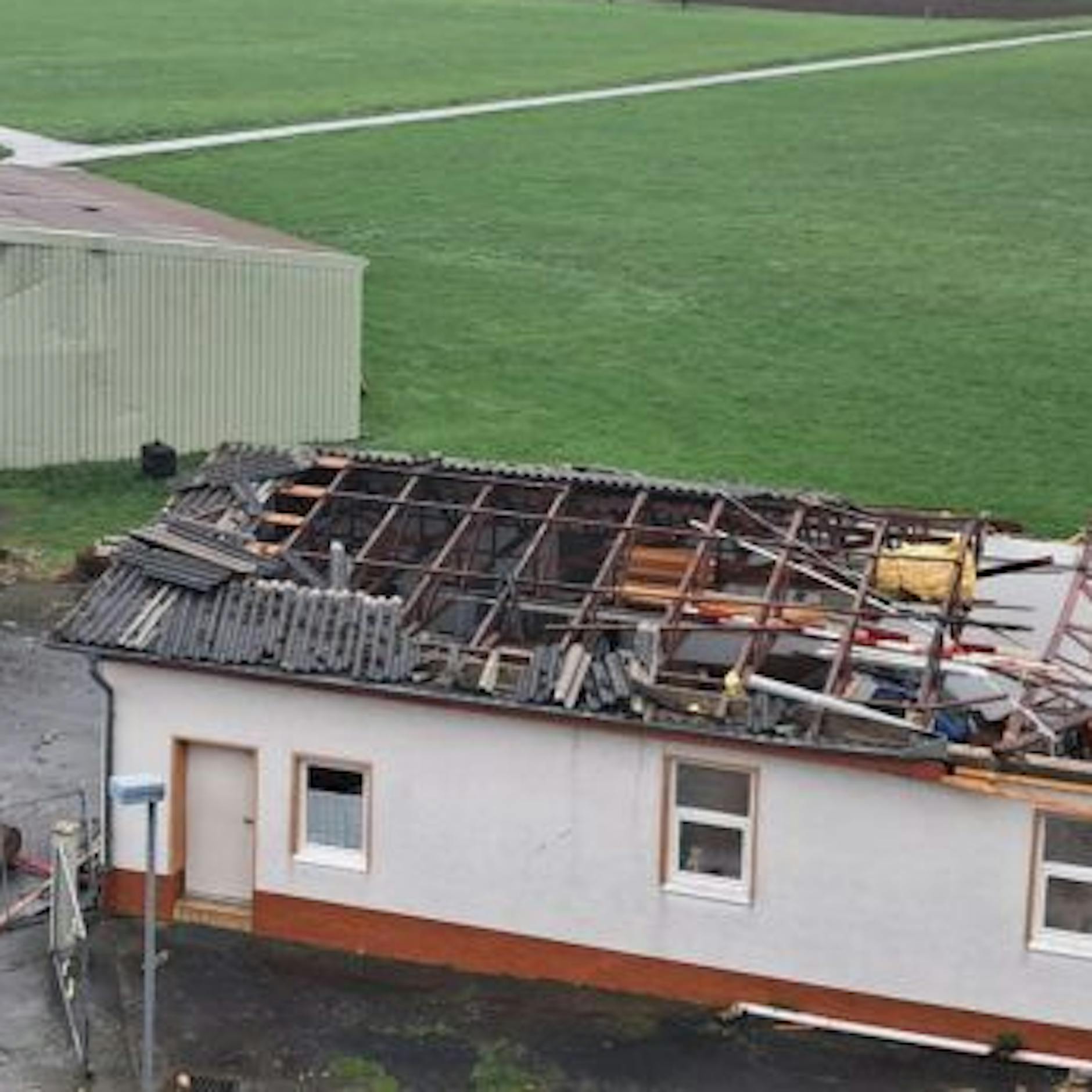Wahnsinn beim Wetter: Experte warnt vor Tornados! +++ Tief Lasse bringt und heftigen Regen und Gewitter +++ So kalt wird es in Berlin
