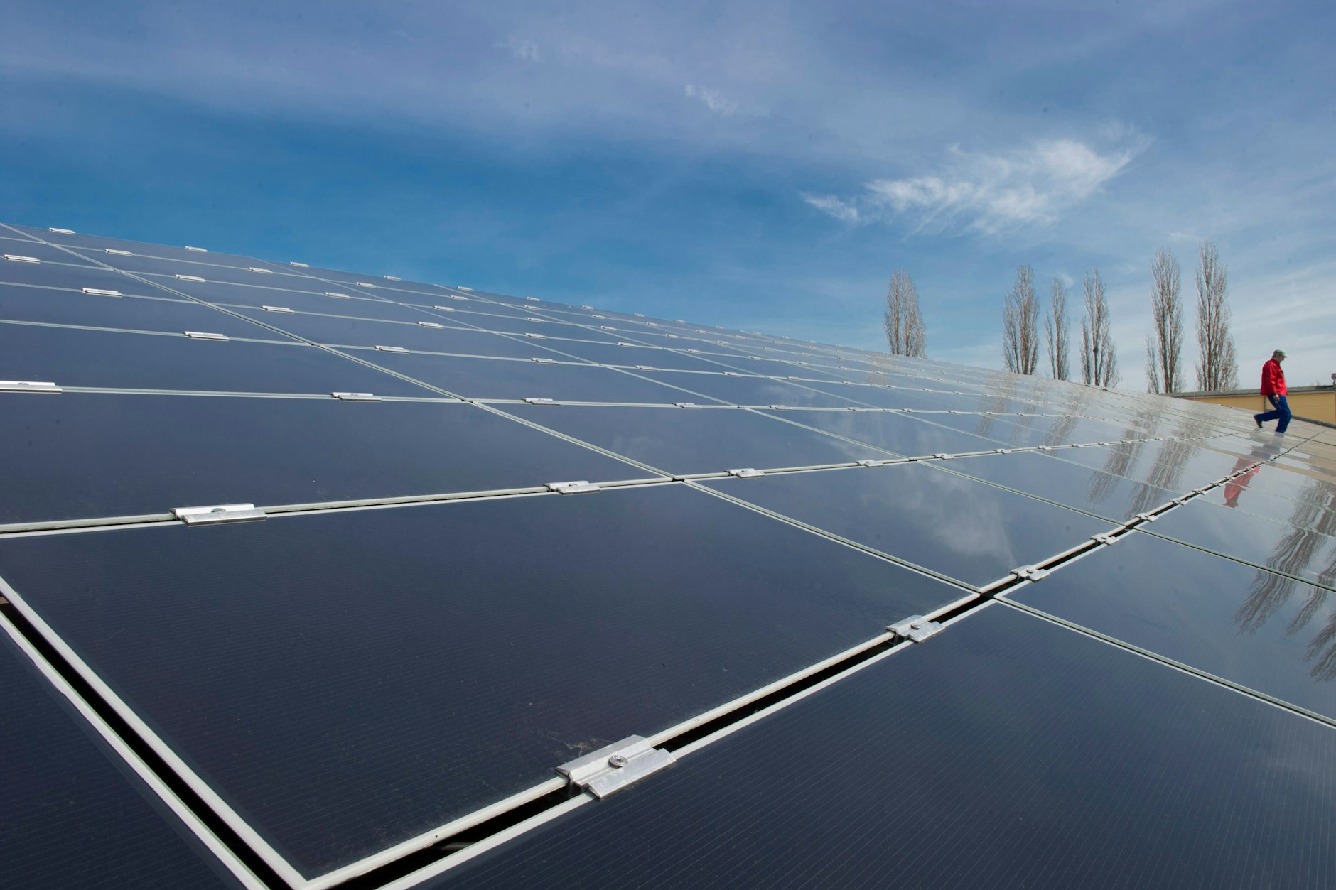 Berlin braucht mehr davon: Photovoltaikanlagen wandeln Sonnenlicht in elektrischen Strom um.