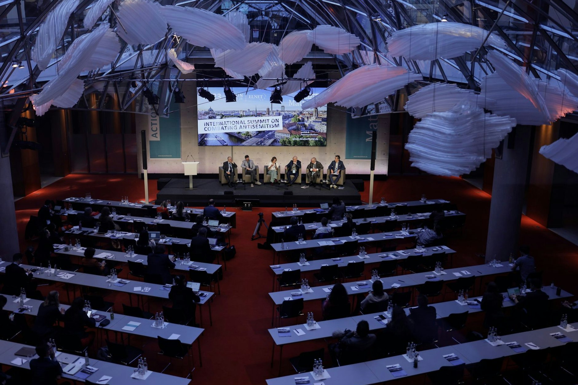 Die Konferenz fand im Axica-Kongresszentrum unweit des Brandenburger Tors statt.
