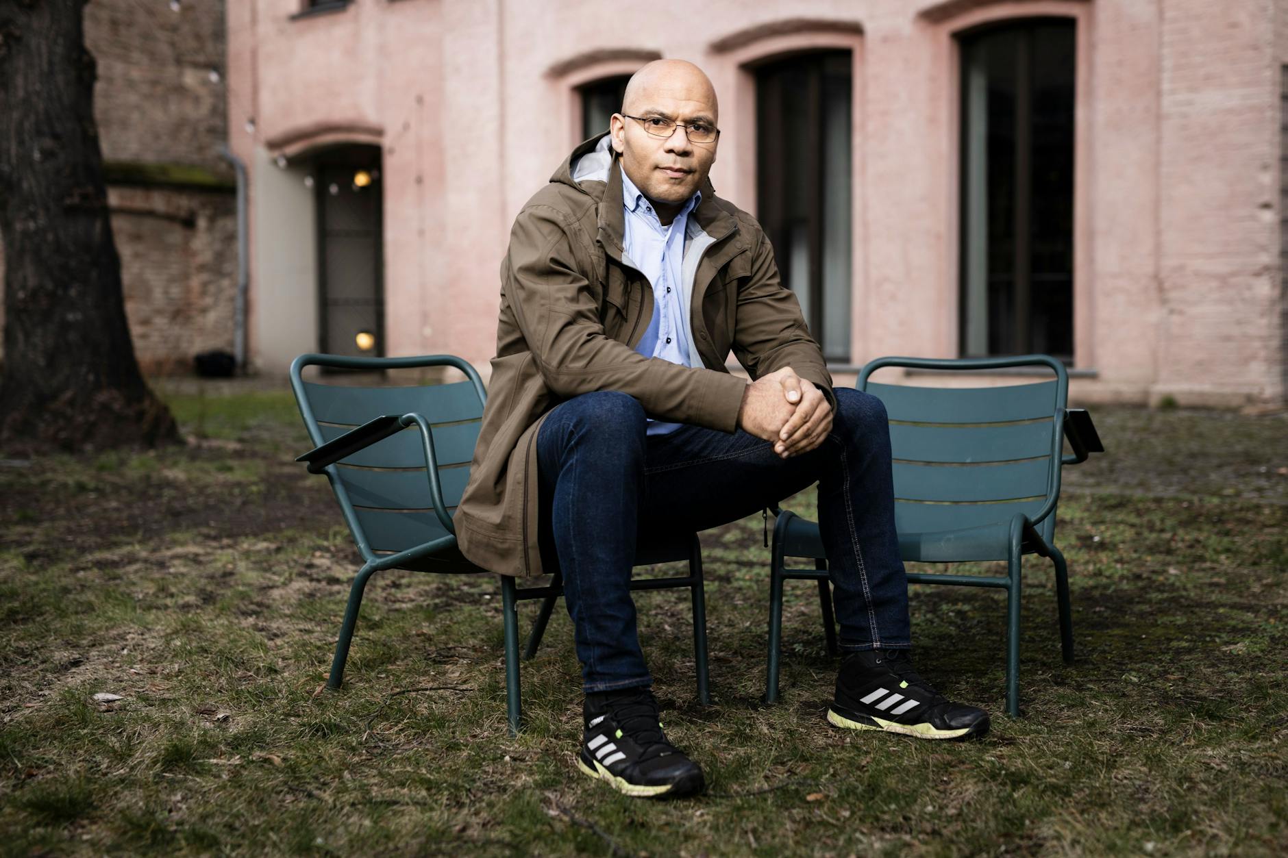 Samuel Meffire hat ein Buch über sein Leben geschrieben.