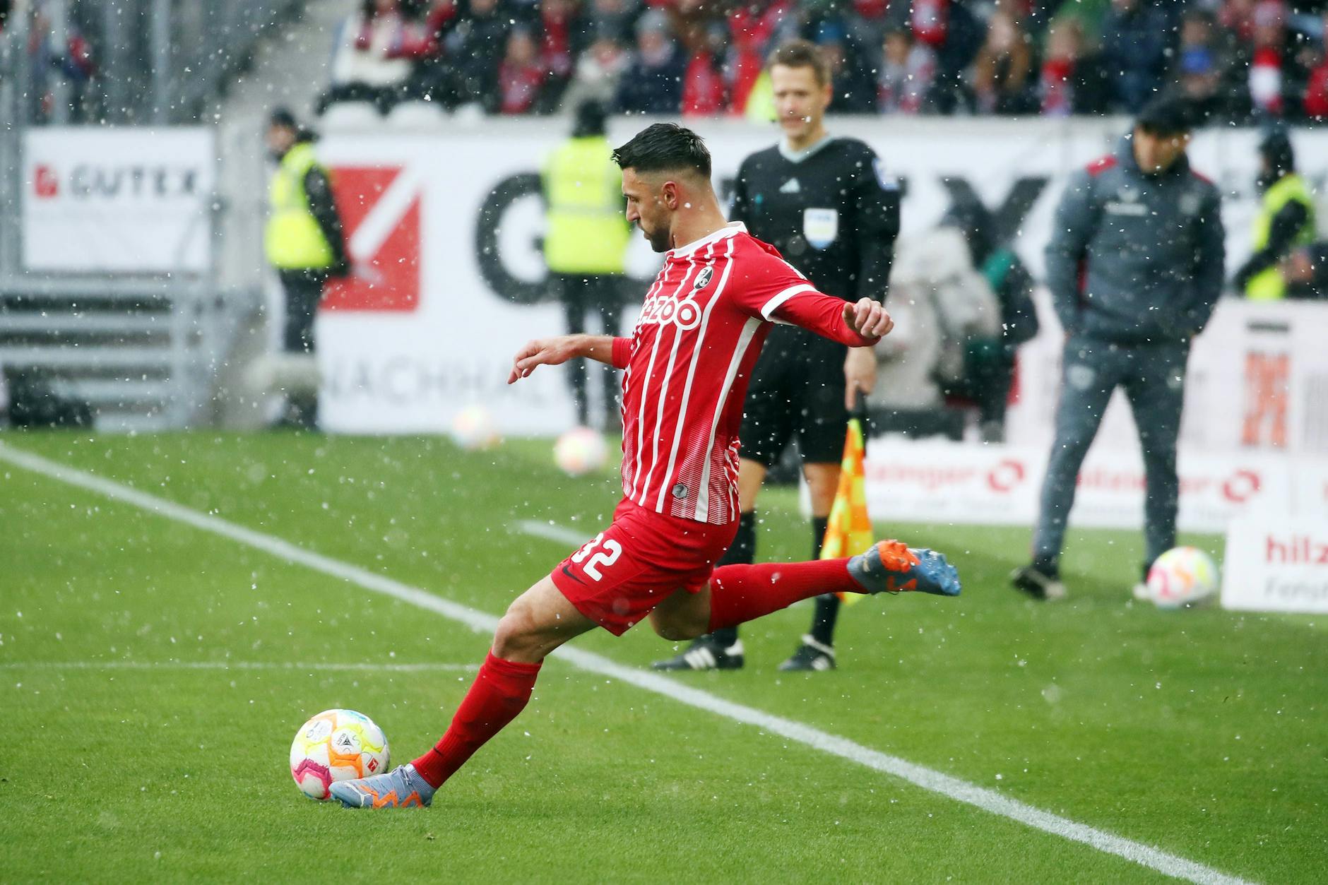 Wenn Vincenzo Grifo für den SC Freiburg zum Freistoß ansetzt, wird es gefährlich. Bekommt Hertha BSC ihn in den Griff?