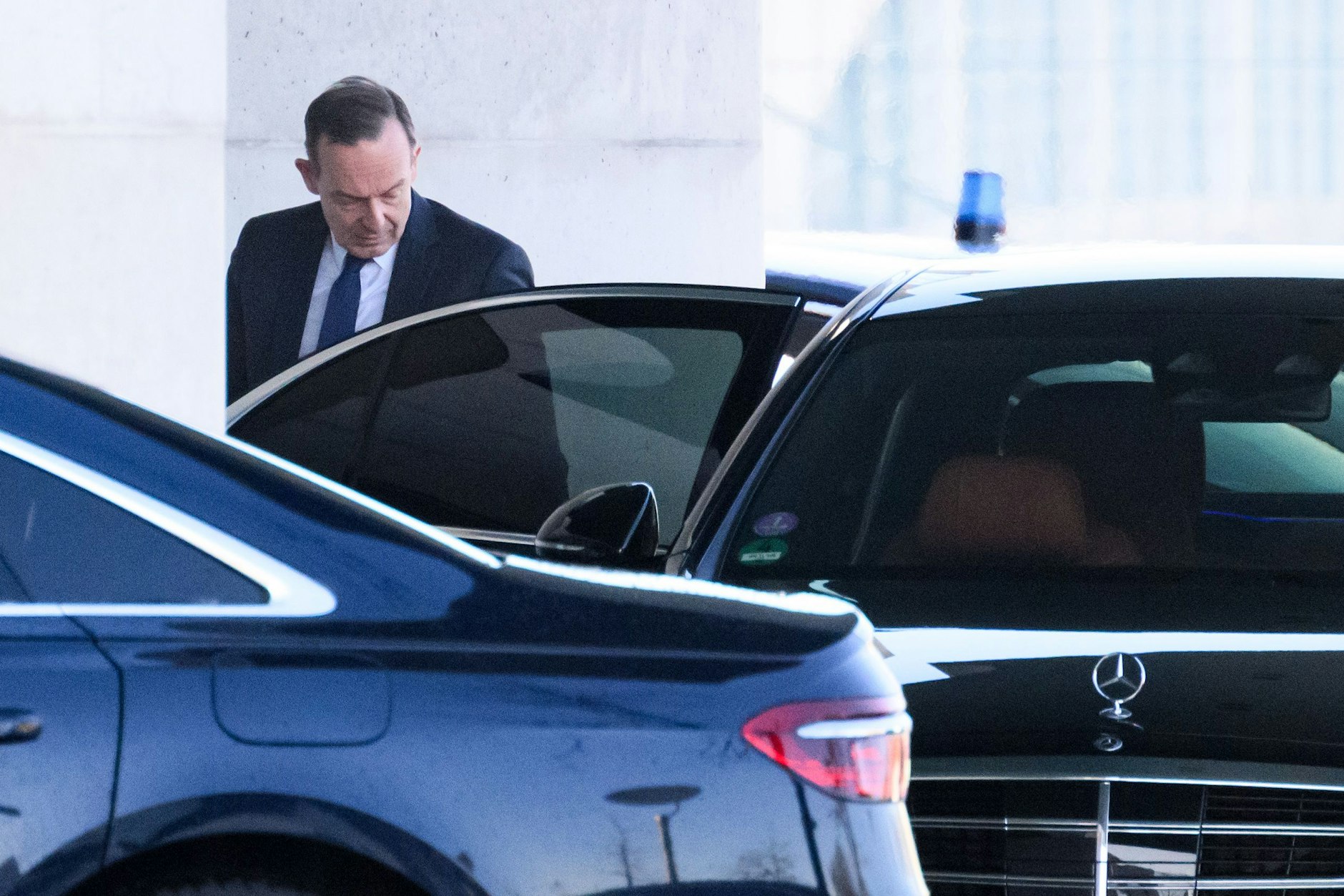 Volker Wissing (FDP), Bundesminister für Verkehr und Digitales, kommt zur Fortsetzung der Sitzung vom Koalitionsausschuss im Bundeskanzleramt, den 28. März 2023. Die Regierungsflotte fährt überwiegend immer noch mit Verbrennern.