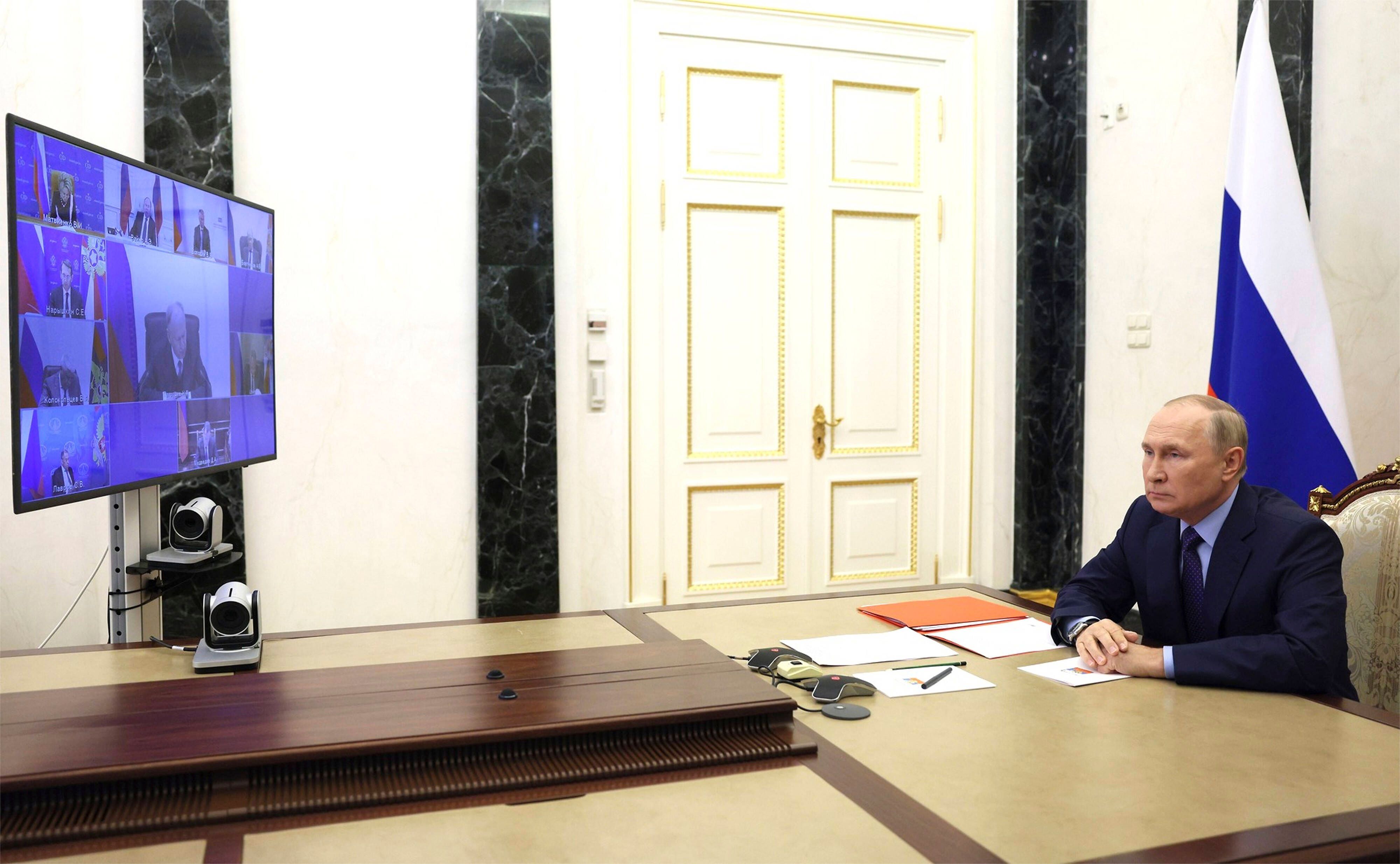 Bericht: Putin verschmäht Alina Kabajewa und schläft lieber im Kreml!