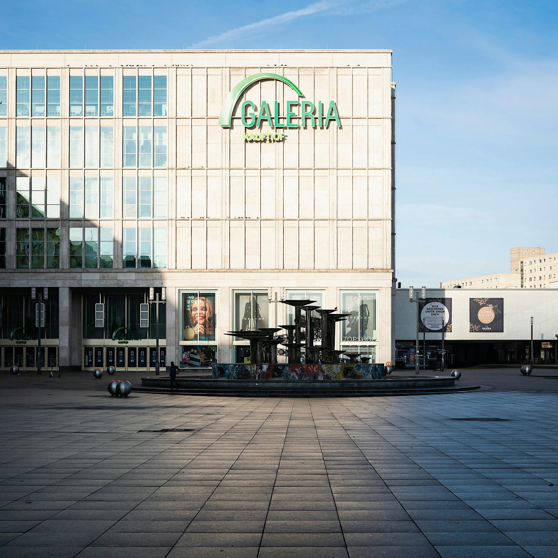 Galeria Karstadt Kaufhof: Beschäftigte sollen auf Lohn verzichten