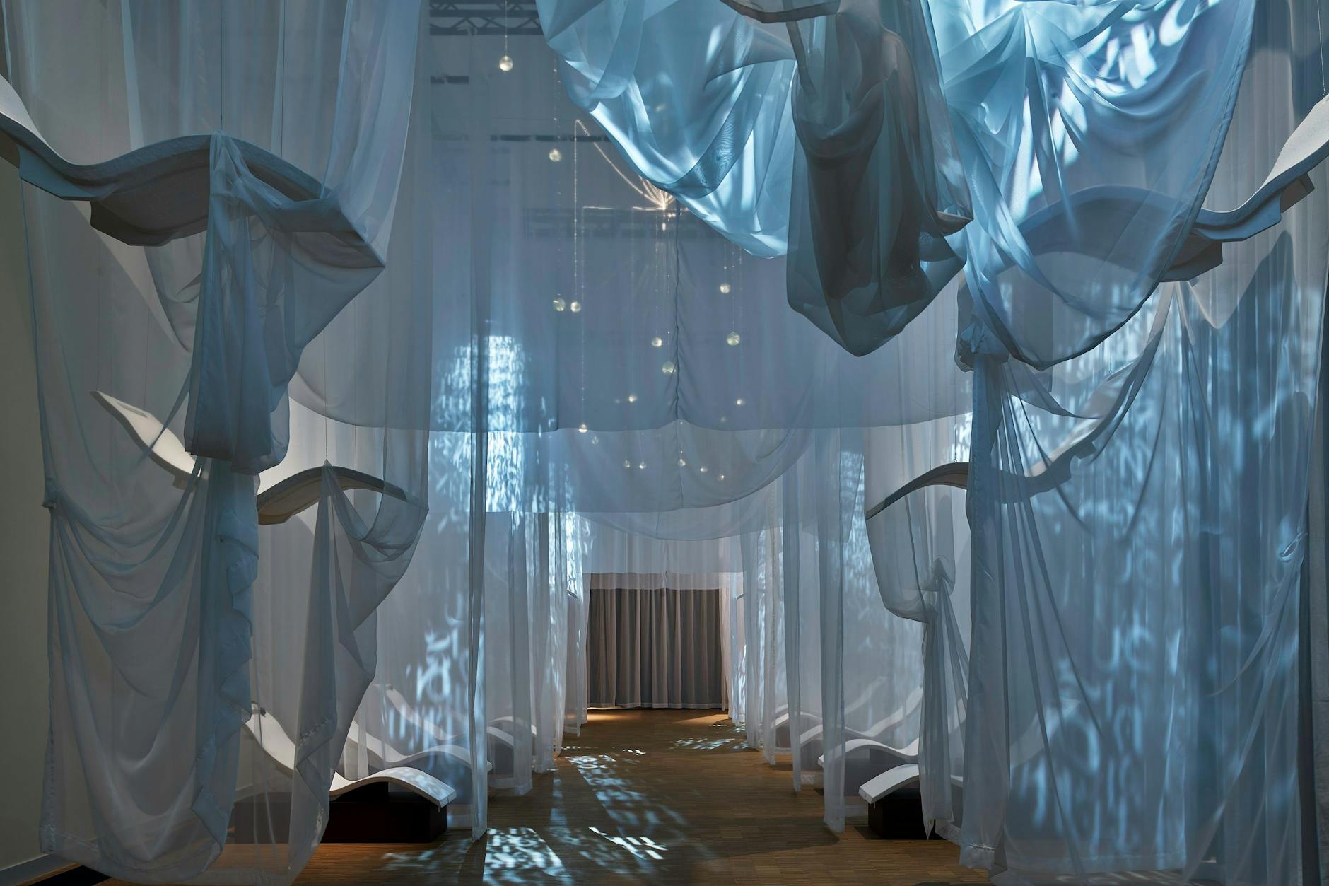 Die Ausstellung als Erfahrungsraum zum Umgang mit Leben und Tod. 