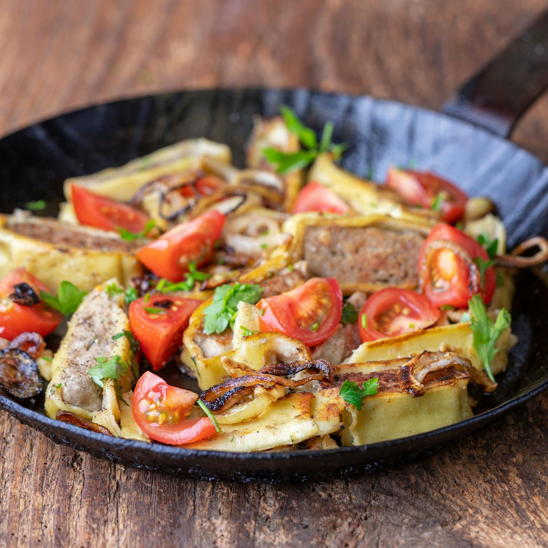 Rezept für bunte Maultaschen-Pfanne mit knackigem Gemüse