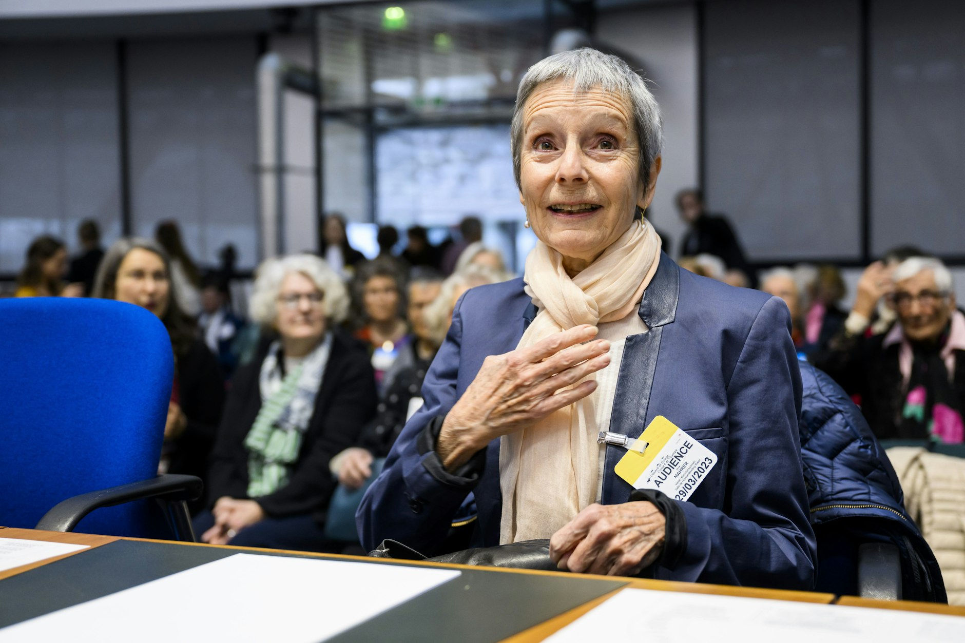 Anne Mahrer, Co-Präsidentin der Klimaseniorinnen, während einer öffentlichen Anhörung im Gerichtssaal der Großen Kammer des Europäischen Gerichtshofs für Menschenrechte (EGMR)