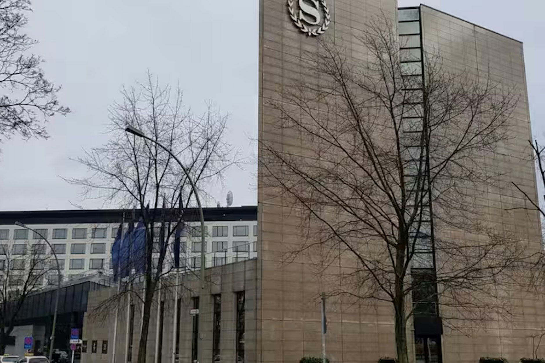 Das Sheraton Grand Hotel Esplanade war eines der bekanntesten der Hauptstadt – 2024 soll es teilweise abgerissen werden.