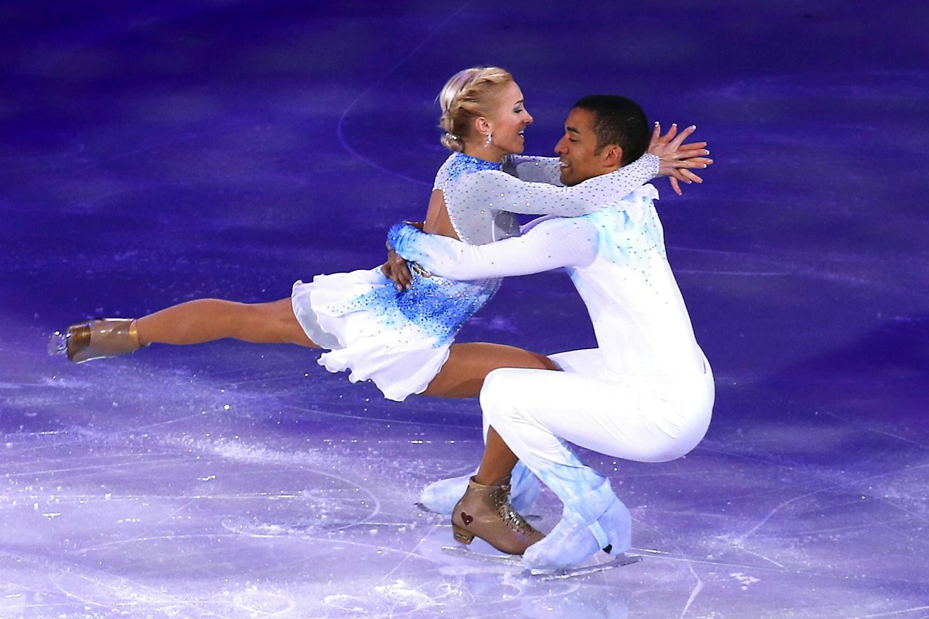 <strong></strong>2014 beendeten Aljona Savchenko und Robin Szolkowy bei den Olympischen Spielen in Sotschi ihre Karriere, gewannen die Bronzemedaille im Paarlauf. 