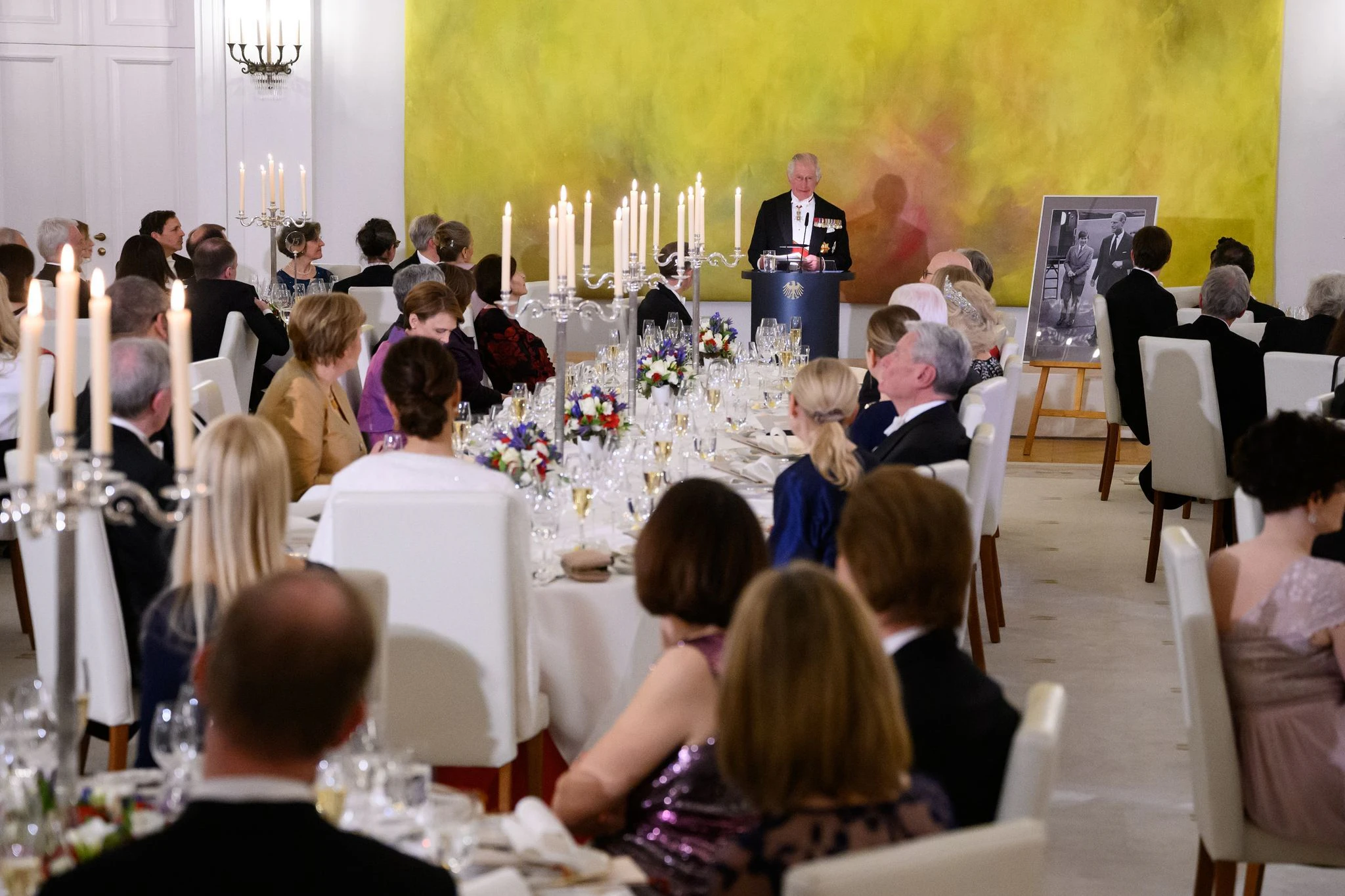 Das Ambiente im Schloss Bellevue: Wie in der frisch renovierten Trattoria des Golfklubs von Wermelskirchen.