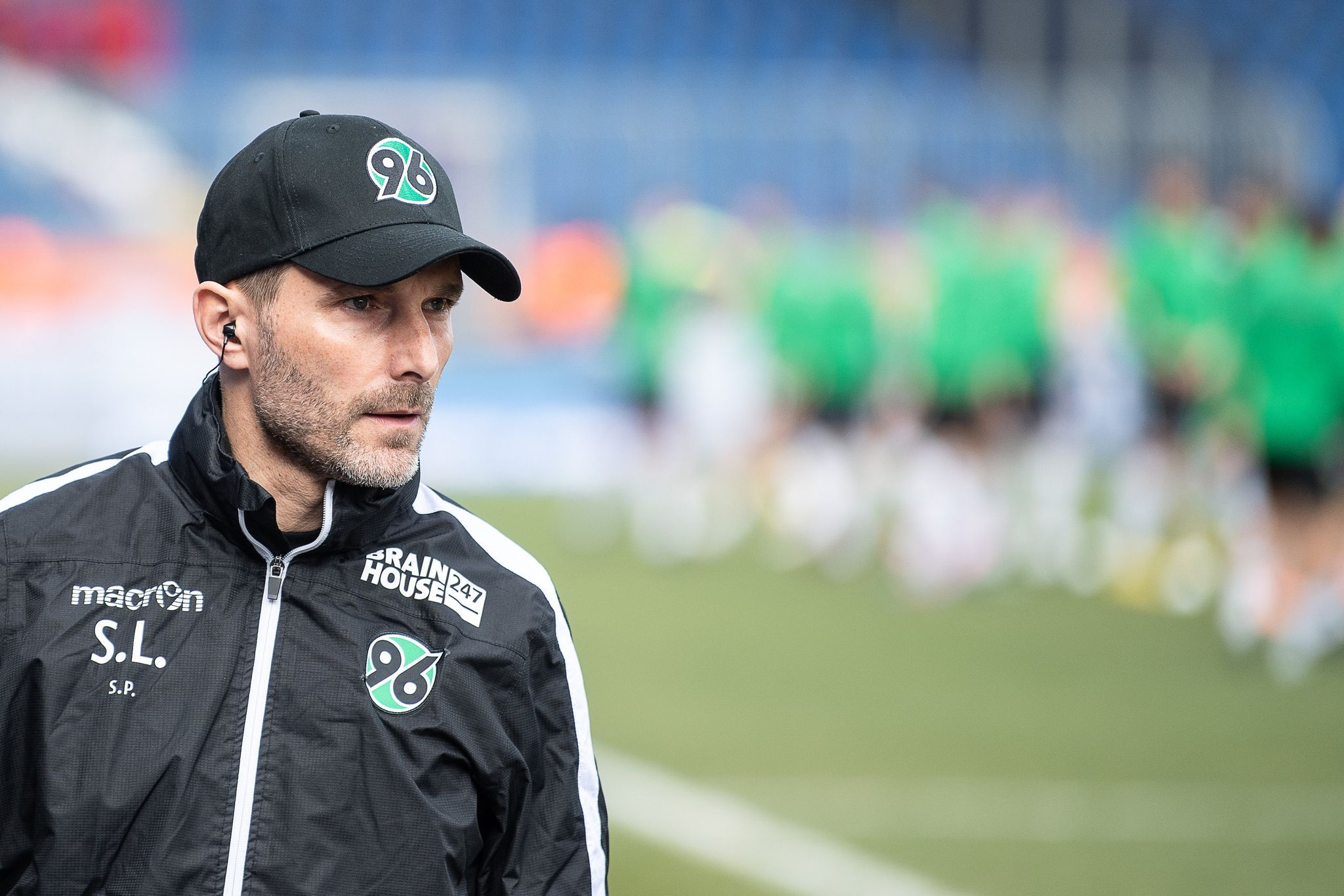 Leitl Bleibt Trainer Bei Hannover 96