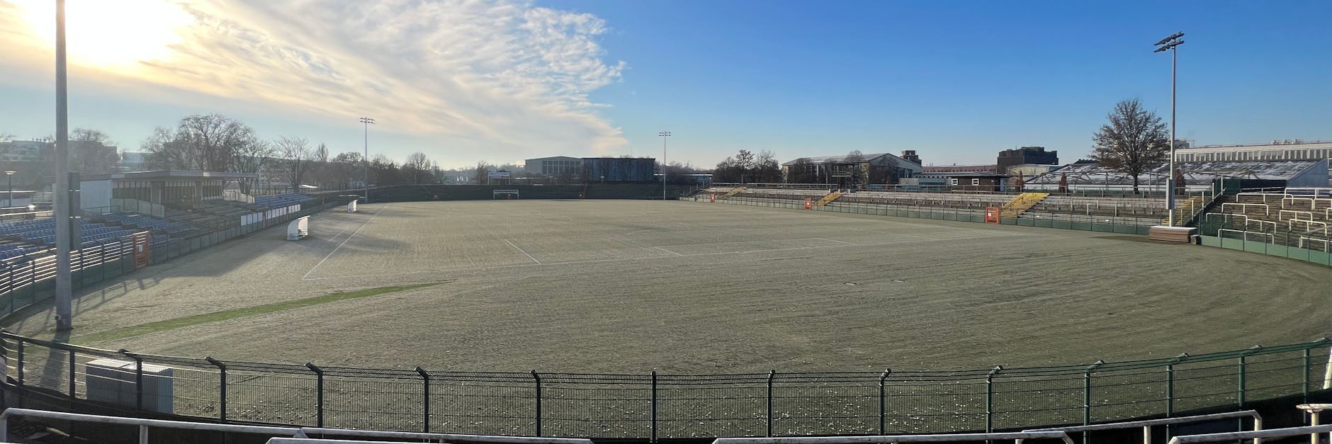 Das Sportforum in winterlich-herbstlicher Schönheit. Bald wird es aus seinem Winterschlaf erwachen. 
