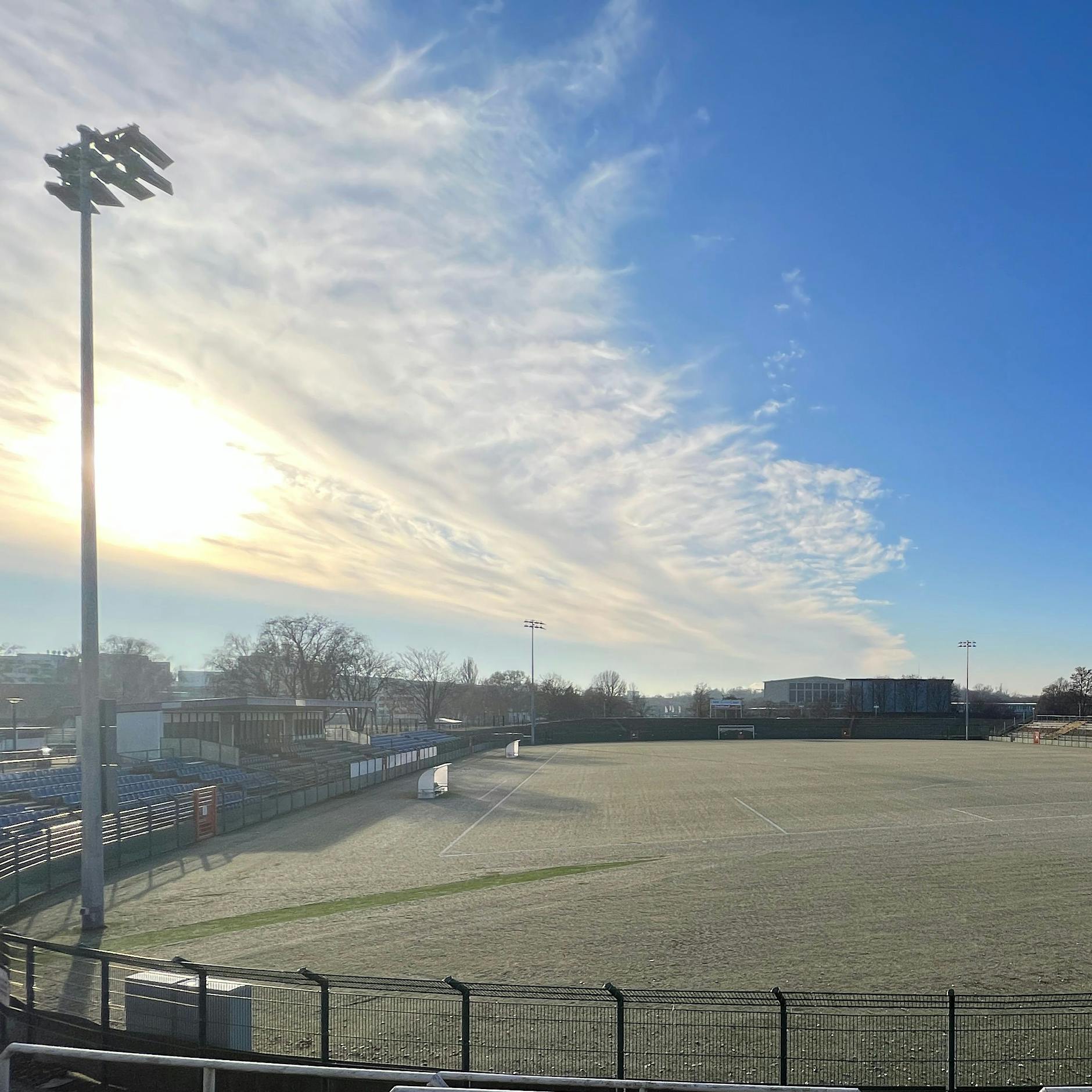 BFC Dynamo jubelt: Happy End nach monatelangem Kampf – die Zukunft des Sportforums ist gerettet!