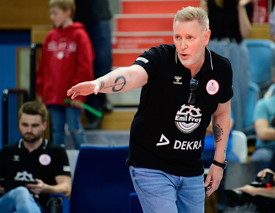 ARCHIV - Volleyball-Trainer Tore Aleksandersen ist an Krebs erkrankt.  