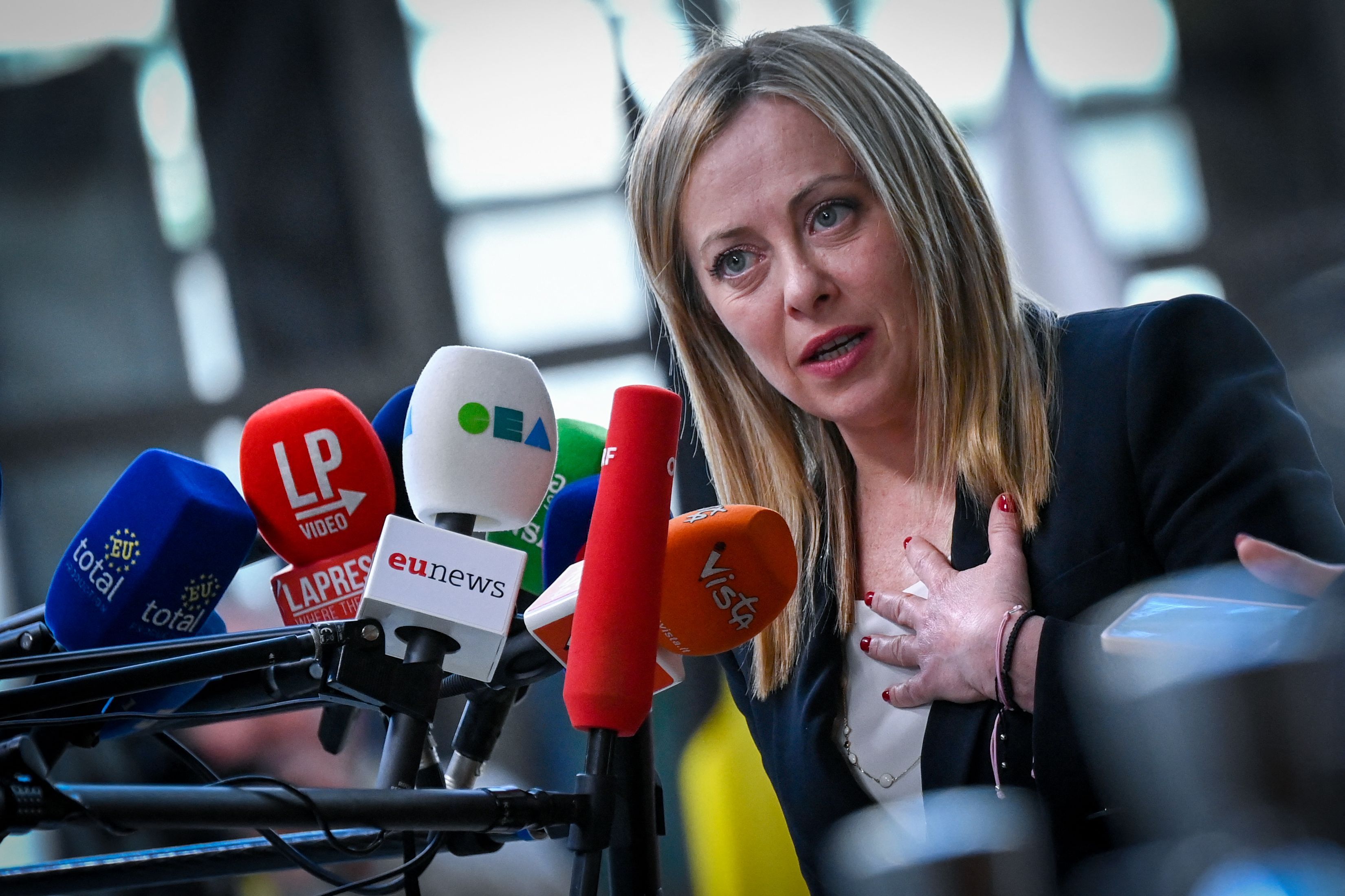 Image - 100.000 Euro Strafe für „briefen“, „performen“ und „delivern“: Italien will Verwendung englischer Wörter verbieten!