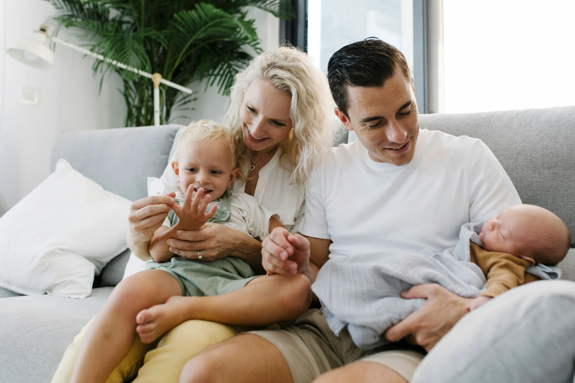 Nach der Geburt gibt es für den Partner jetzt zwei Wochen bezahlte Auszeit.