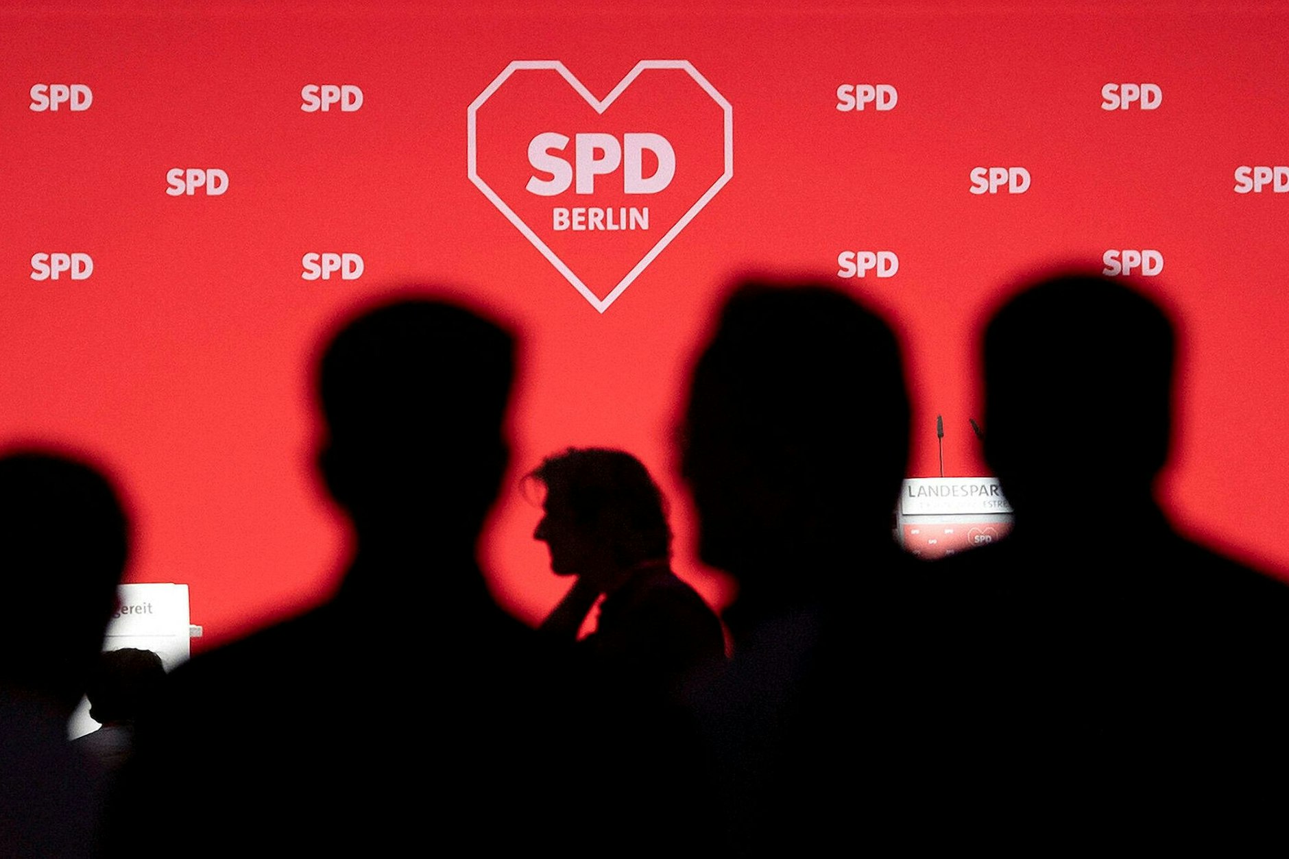 Eine Gruppe aus der SPD spricht sich für die GroKo aus.