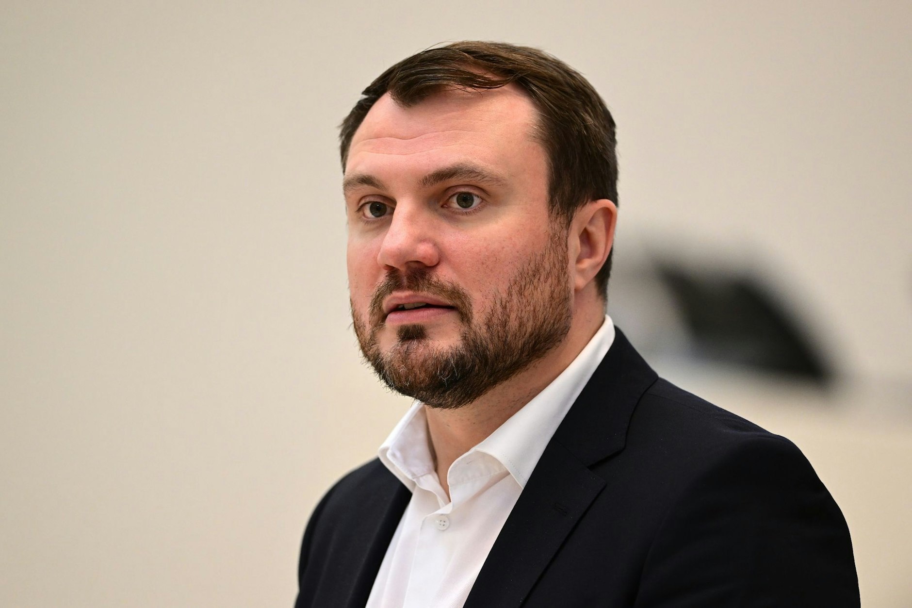 ARCHIV - Daniel Keller, Vorsitzender der SPD-Fraktion, spricht.