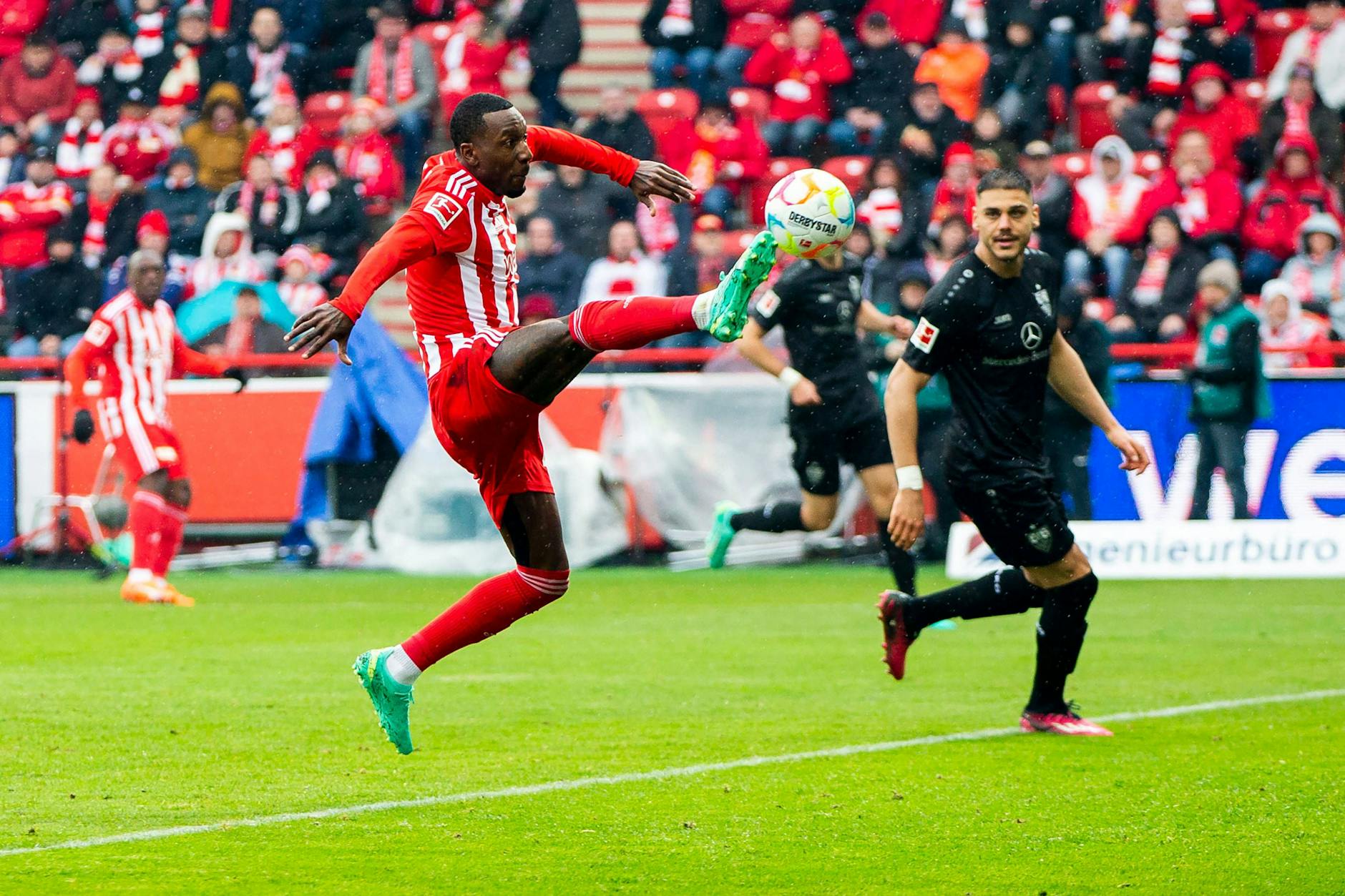 Endlich! Sheraldo Becker hat seine Torkrise überwunden, traf gegen Stuttgart zum 1:0 und soll nun auch im DFB-Pokal in Frankfurt treffen. 