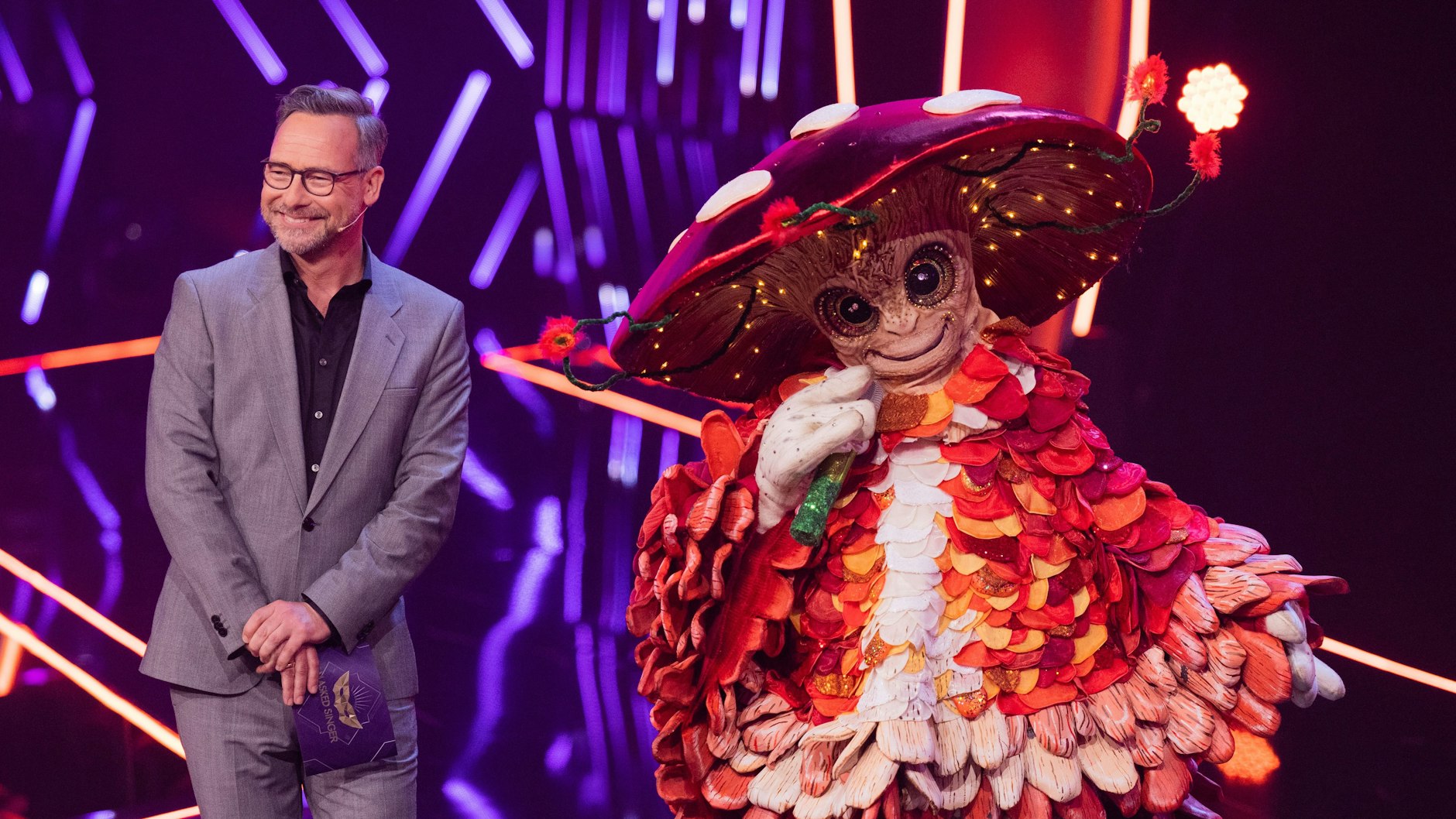 Der Pilz mit Matthias Opdenhövel, Moderator bei The Masked Singer.