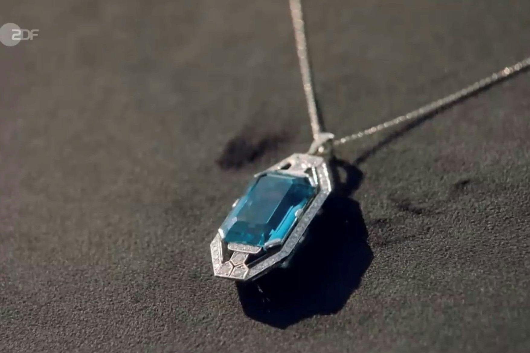 Bei „Bares für Rares“ soll dieser Aquamarin verkauft werden.