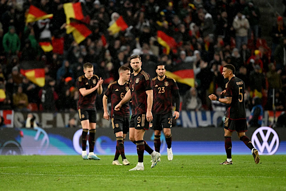 Einige Spieler der Deutschen Nationalmannschaft beim Spiel gegen Belgien.  