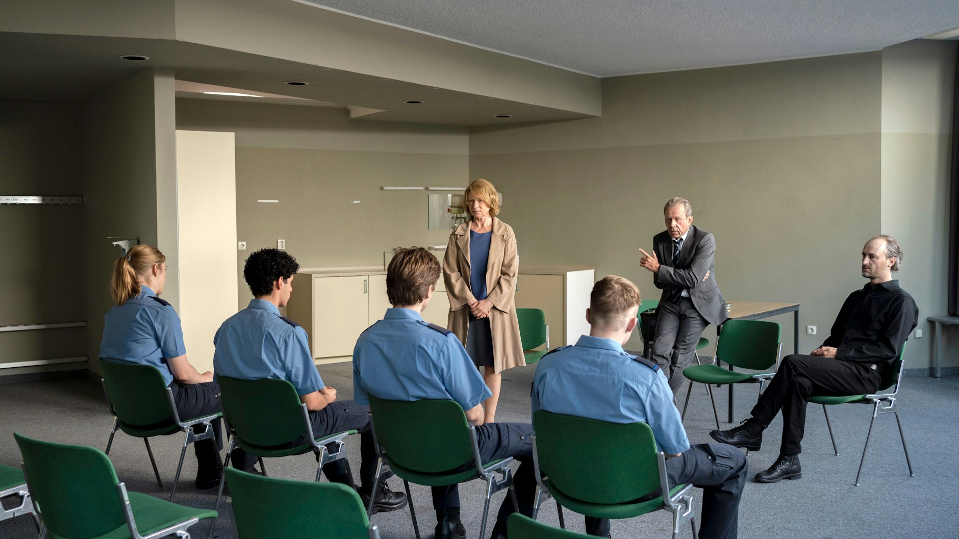 Kommissarin Susanne Bonard (Corinna Harfouch) ermittelt im Fall einer jungen Schutzpolizistin, die sich das Leben genommen hat.