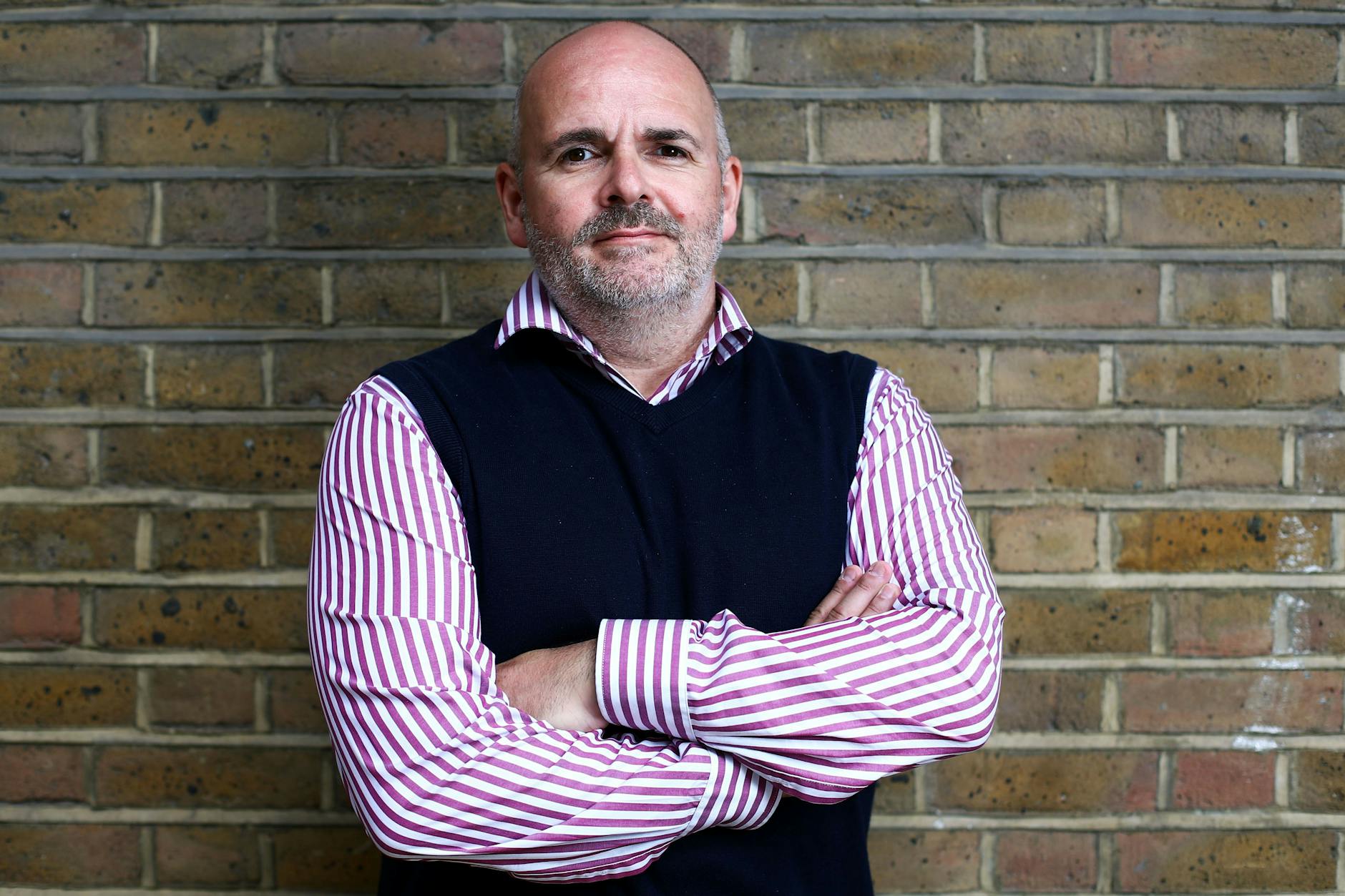 Leerverkäufer Fraser Perring verdient Geld, wenn Unternehmensaktien fallen.