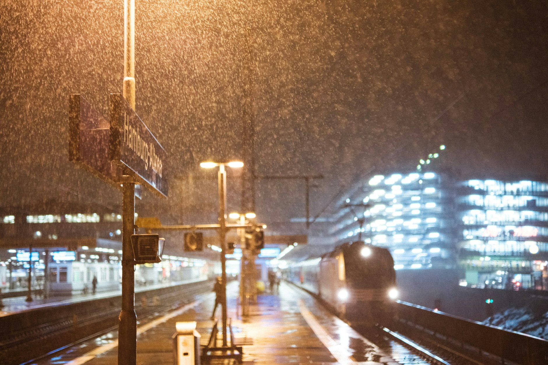 Die Fahrt mit dem Euronight der SJ von Berlin nach Stockholm dauert 15 Stunden und fährt über Hamburg, Malmö und Lund.