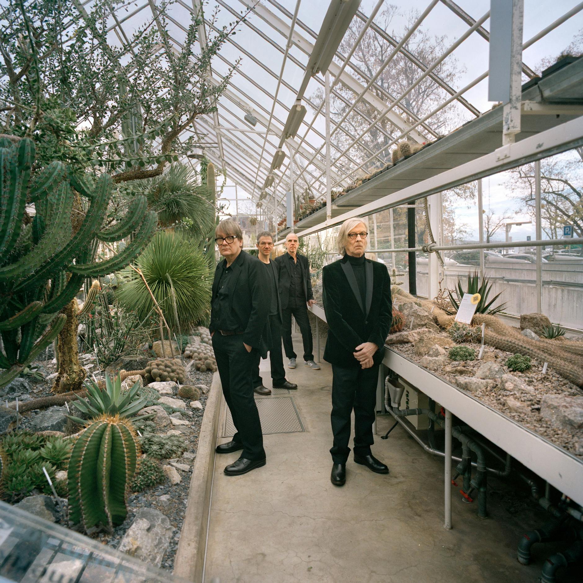 Immer ein wenig stachelig … Sven Regener (v.l.), Markus Runzheimer, Jakob Ilja und Richard Pappik haben ein neues Album aufgenommen.