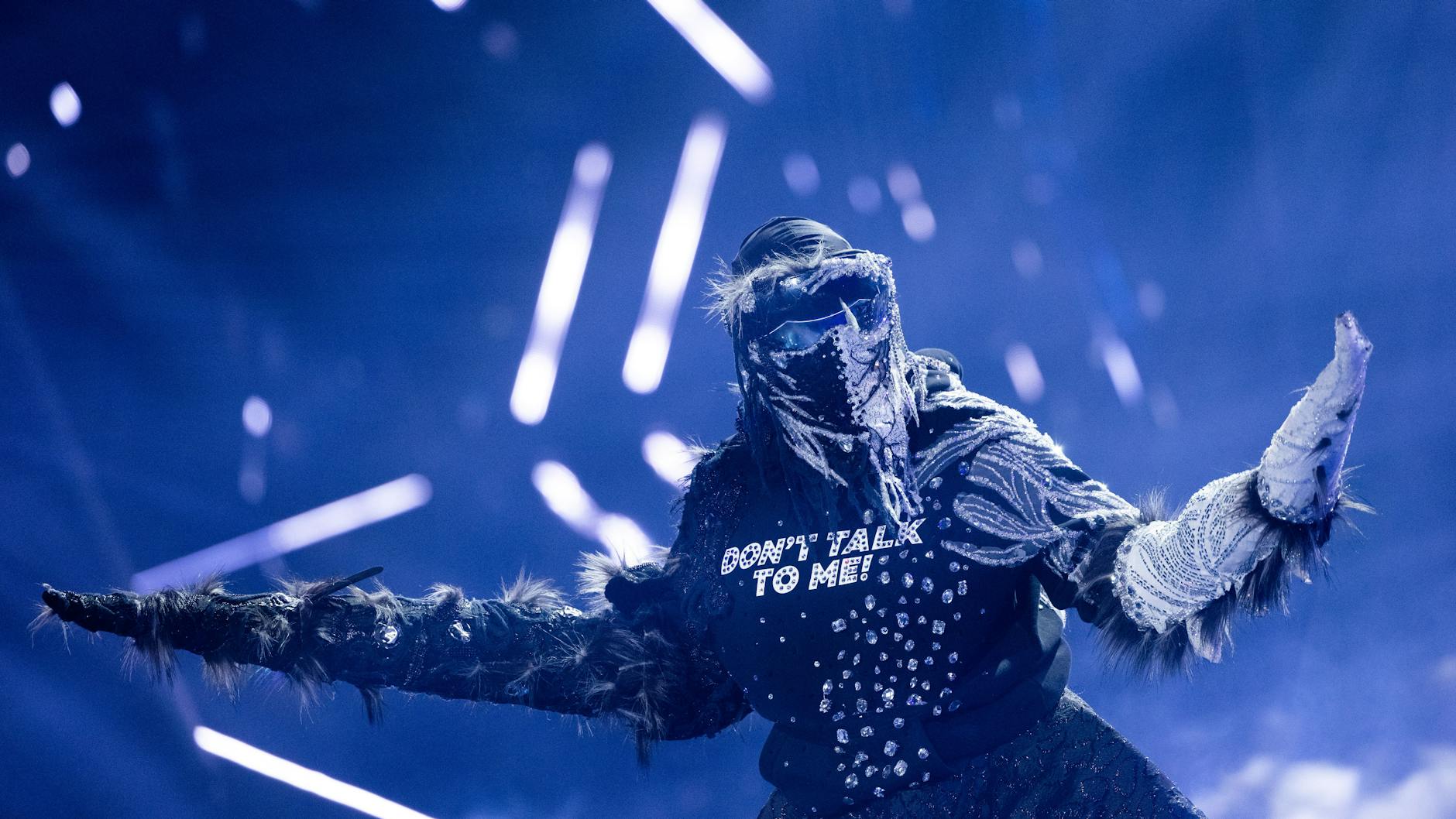 In der ersten Folge von „The Masked Singer“ sang die Riesen-Spinne Diamantula den Song „Diamonds Are Forever“.