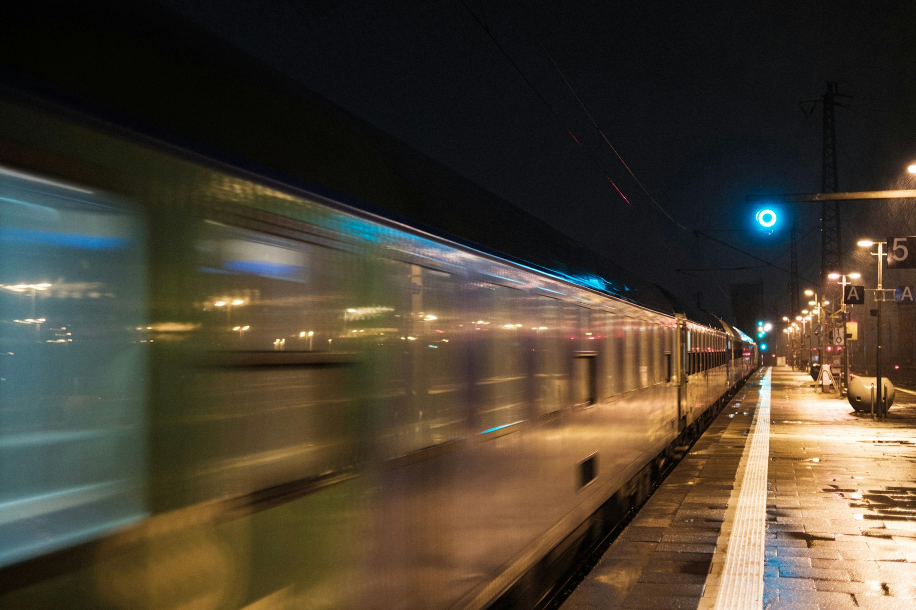 Zwischen April und September werden die Nachtzüge von SJ fast jeden Tag die deutsche und schwedische Hauptstädte verbinden. Aber leider nicht über Ostern – wegen Bauarbeiten.