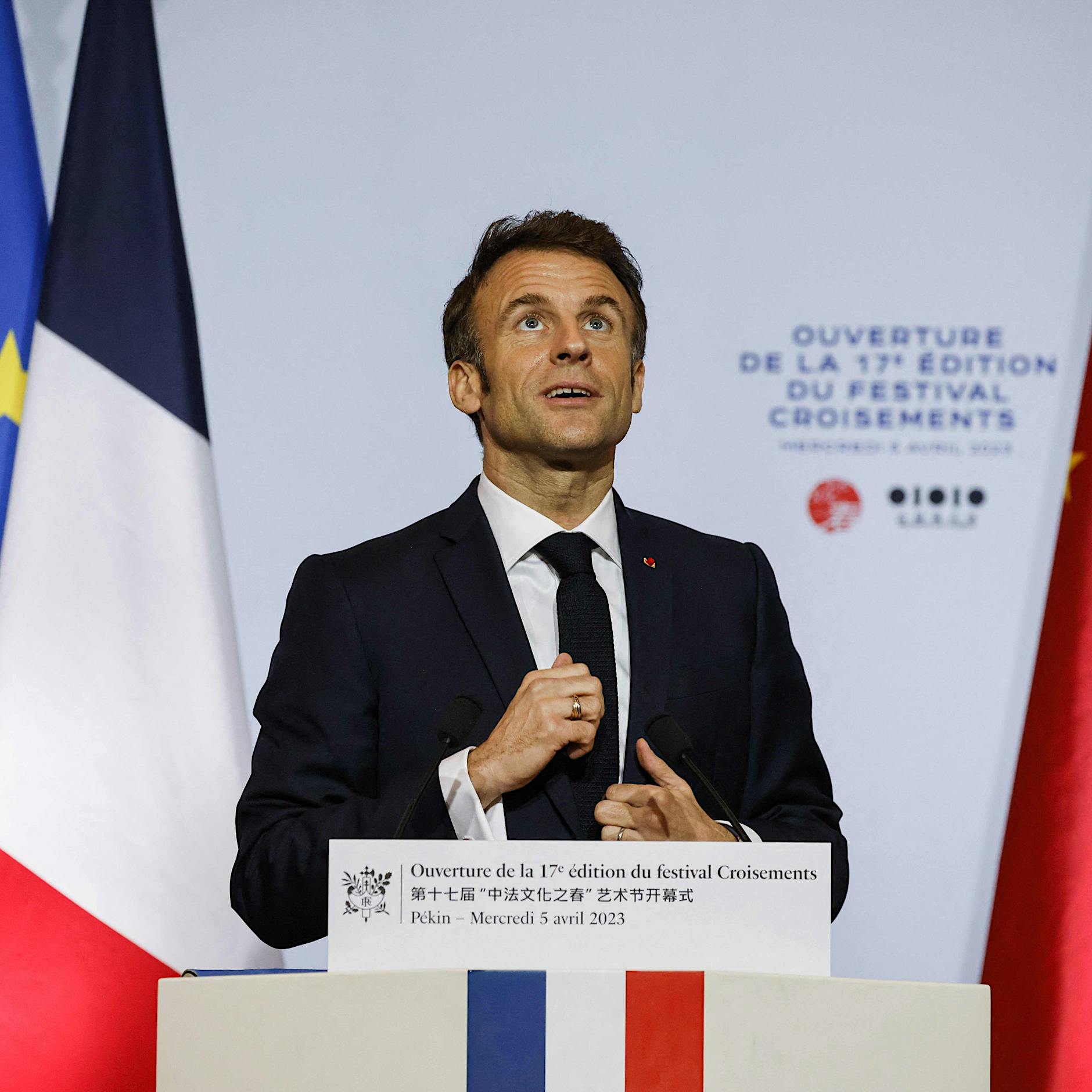 Nada ramah antara Paris dan Beijing