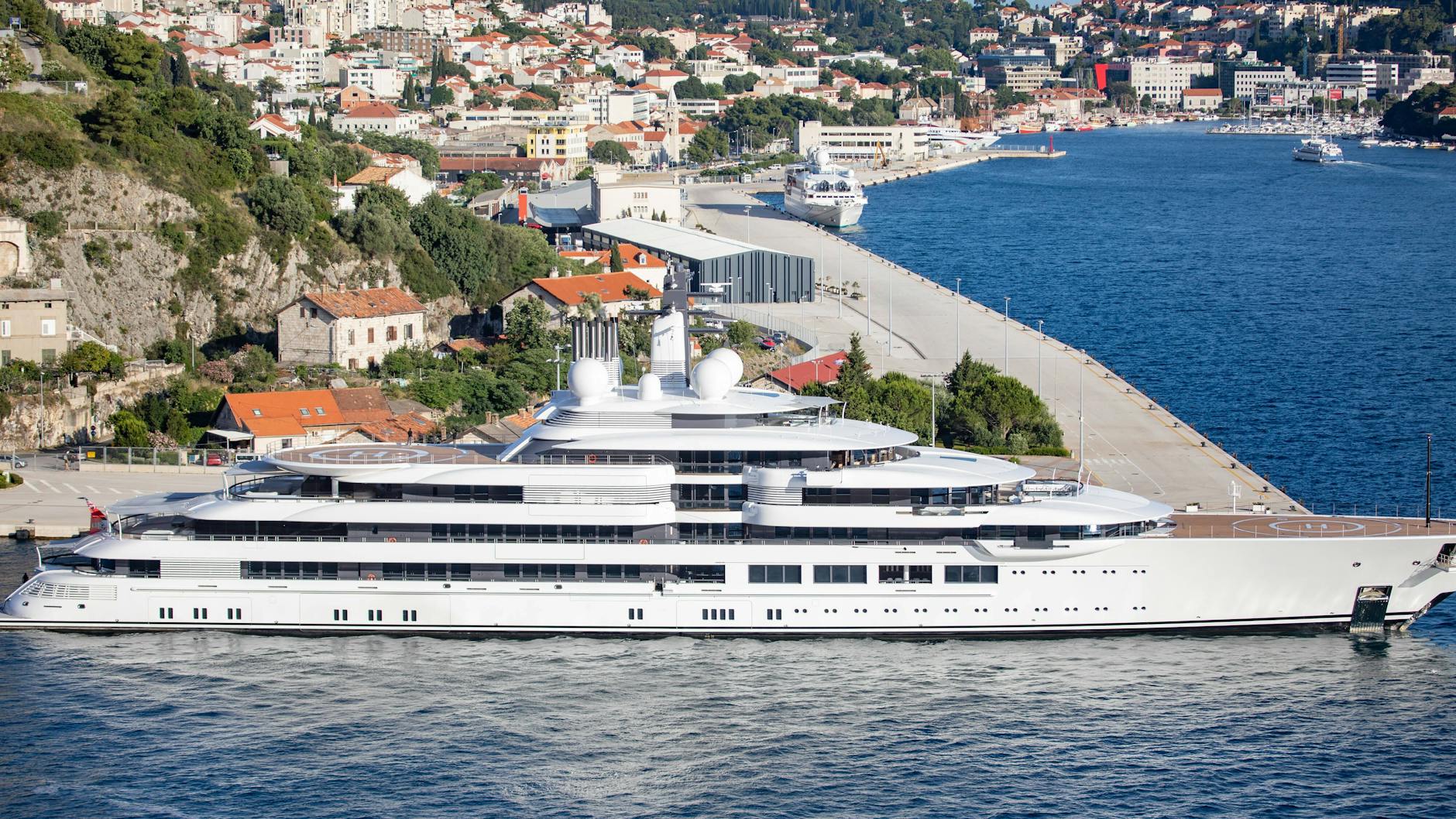 Die 140 Meter lange Scheherazade, hier im kroatischen Dubrovnik, soll die Yacht von Putin sein.