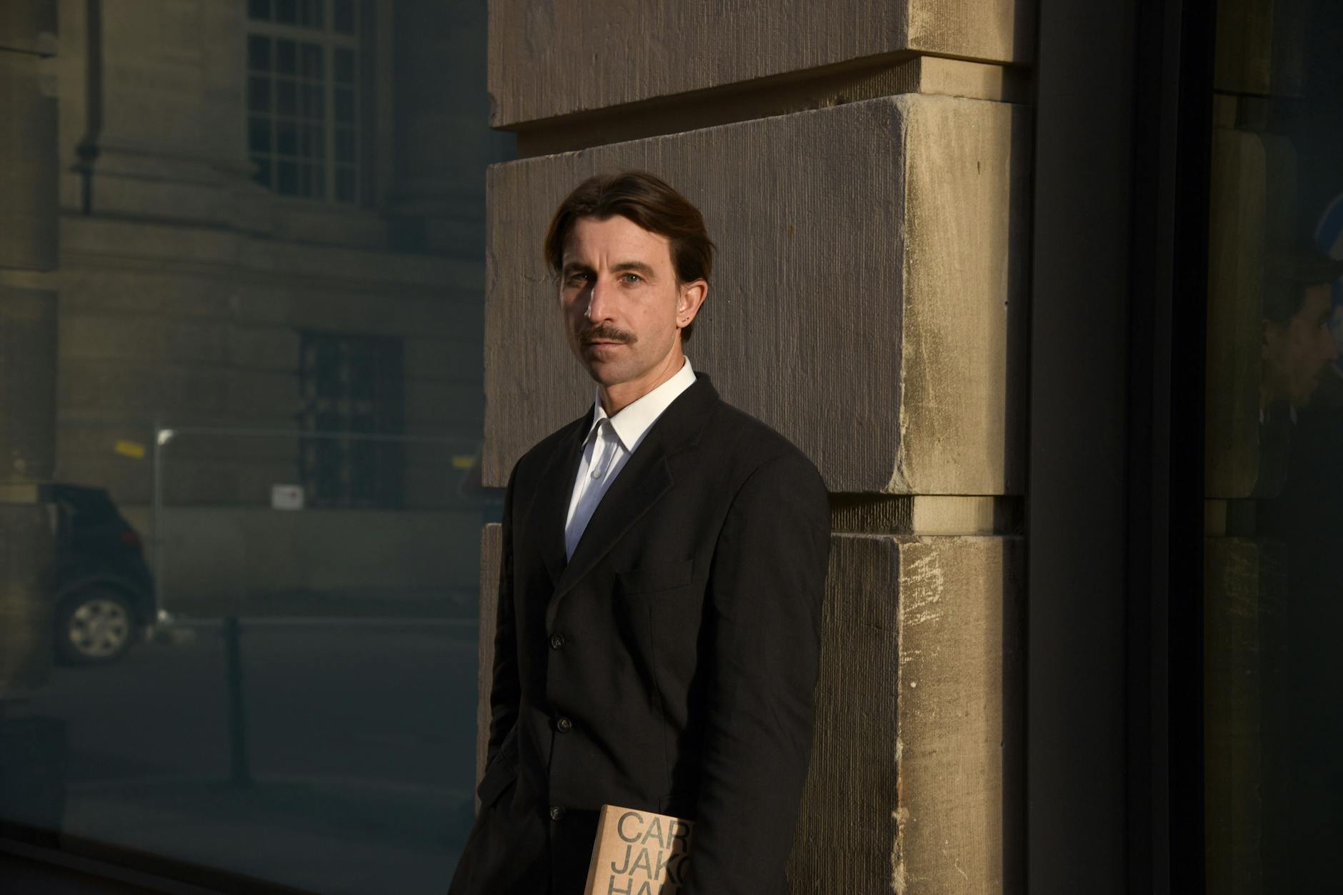 „Berlin ist für mich wie die Kulisse meiner Vergangenheit“, sagt der Künstler David Roth.