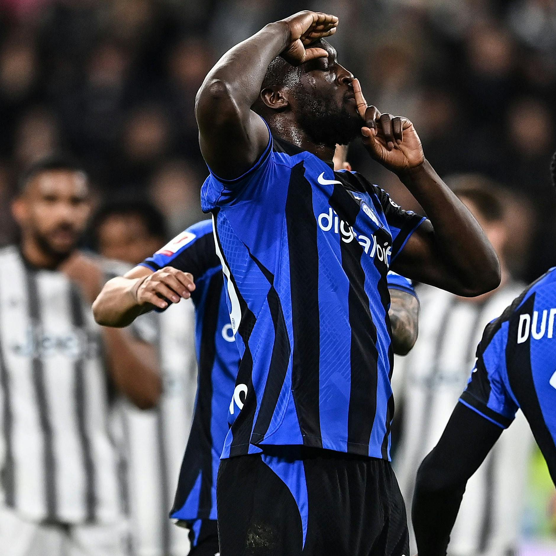 Inter-Star Lukaku von Juvefans mit Affen-Lauten beleidigt und fliegt sogar vom Platz