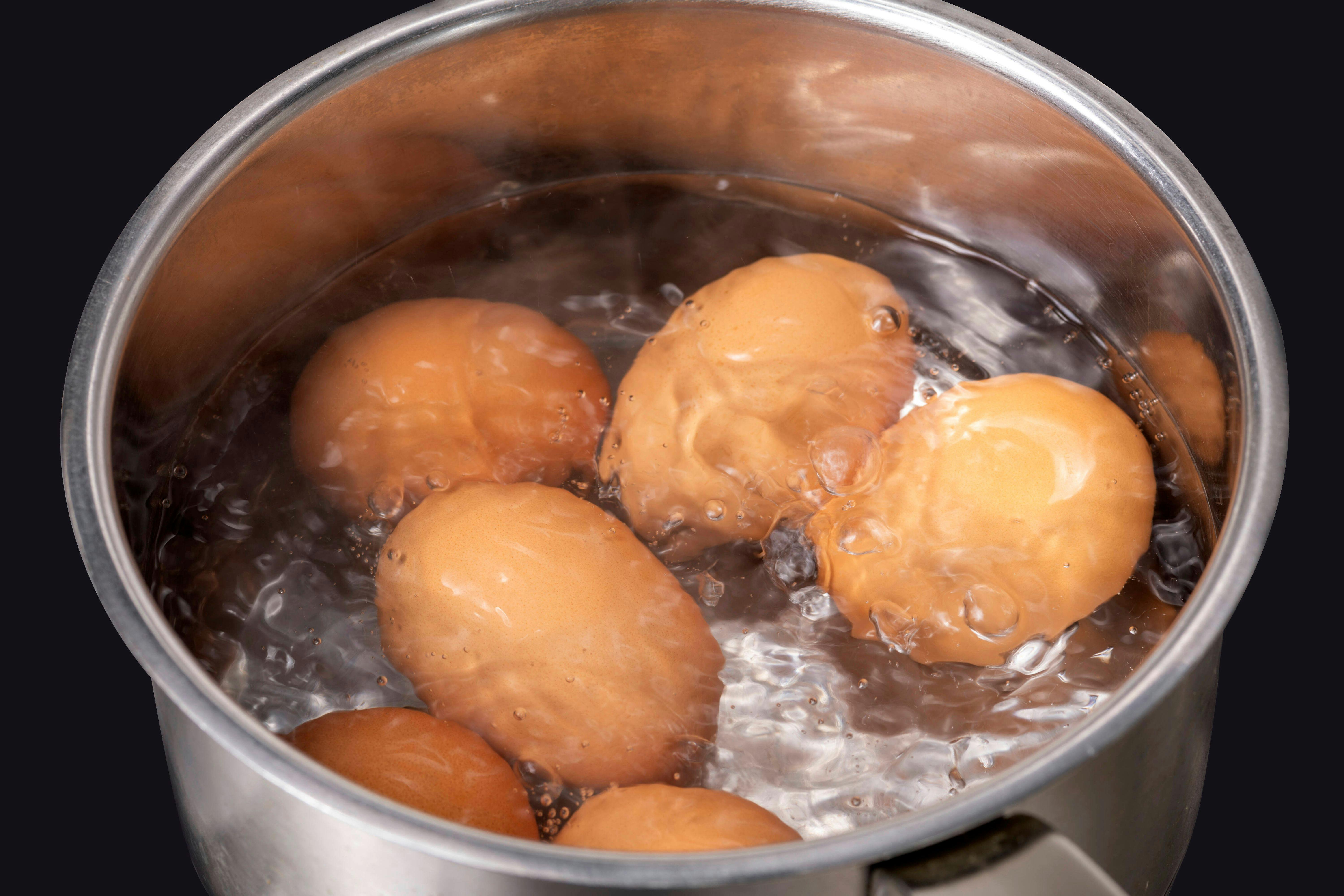 Eier kochen und abschrecken: Perfekte Eier für Eiersalat und Co.