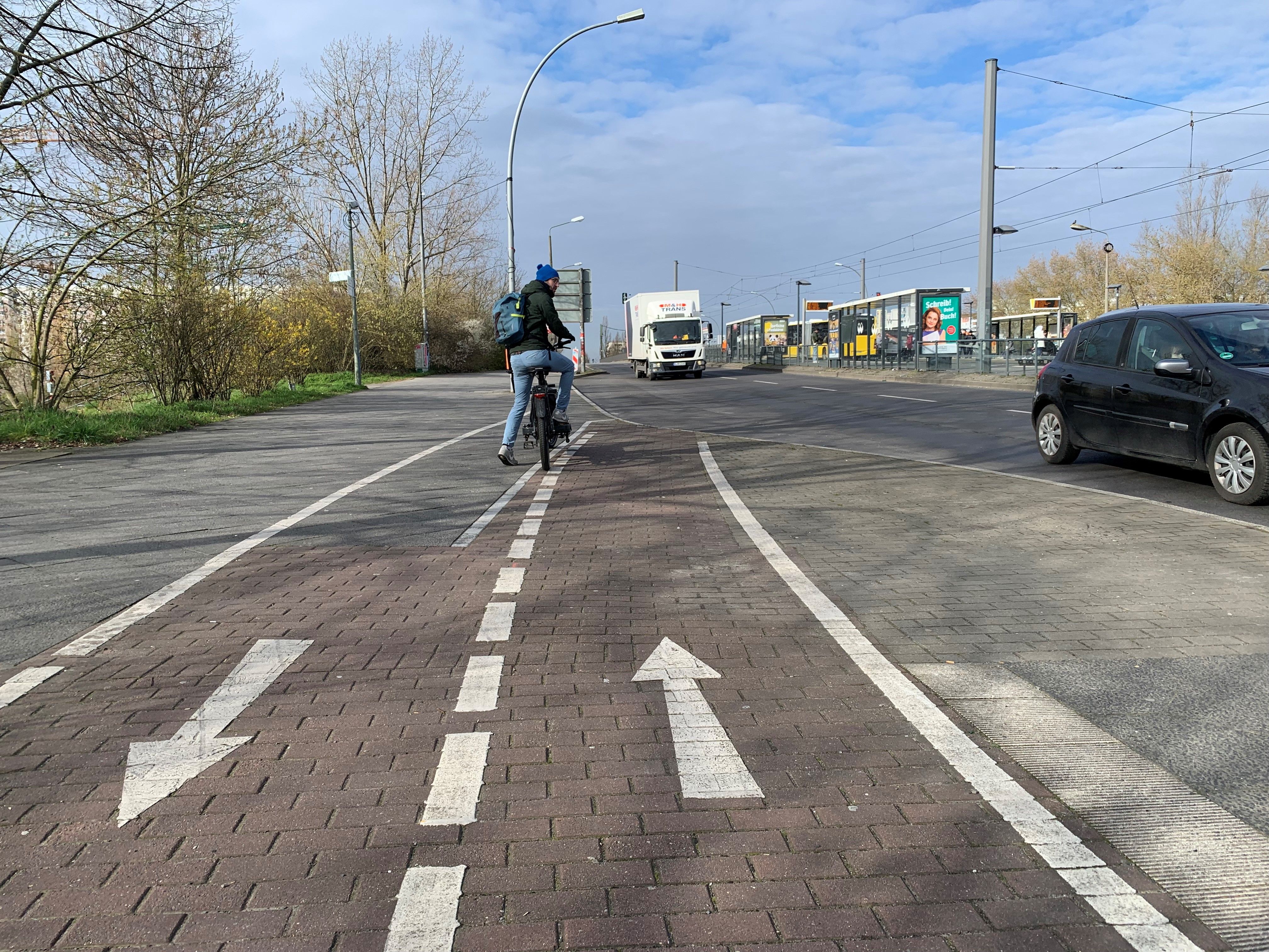 Der lebensgefährliche Unsinns-Radweg von Hohenschönhausen