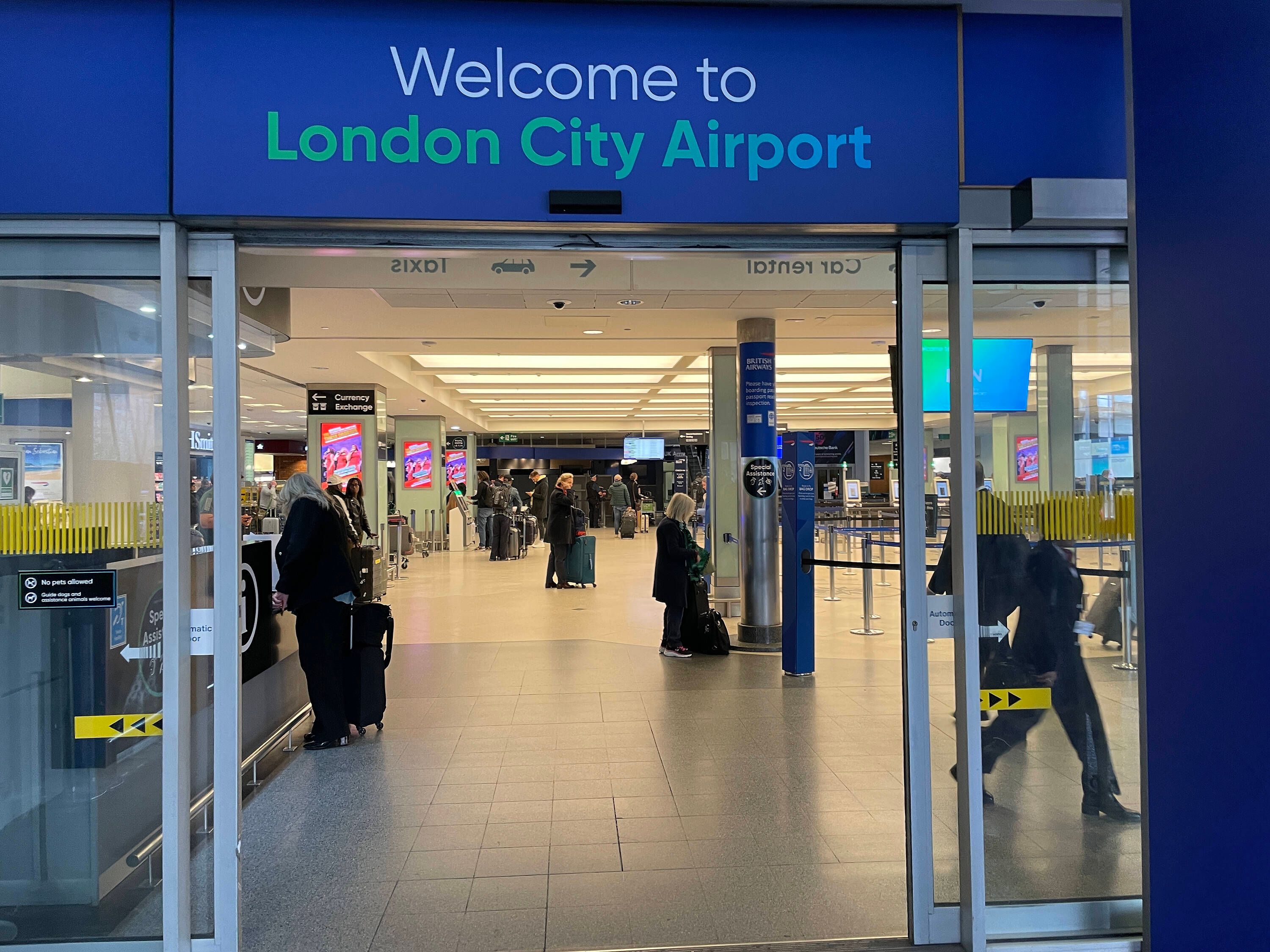 Image - An DIESEM Flughafen fällt die 100-Milliliter-Grenze fürs Handgepäck