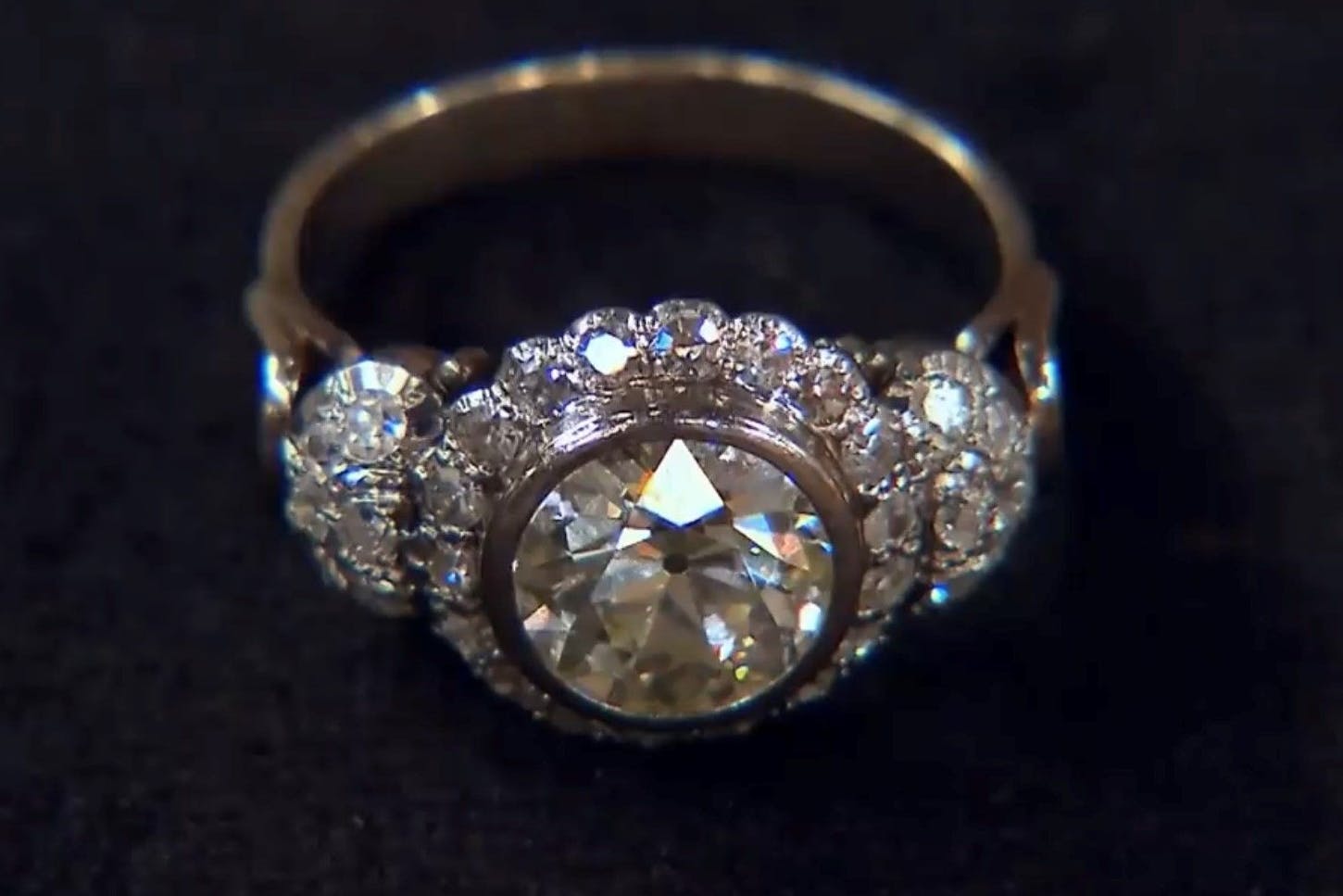 Dieser 3-Karat-Ring soll bei „Bares für Rares“ verkauft werden.