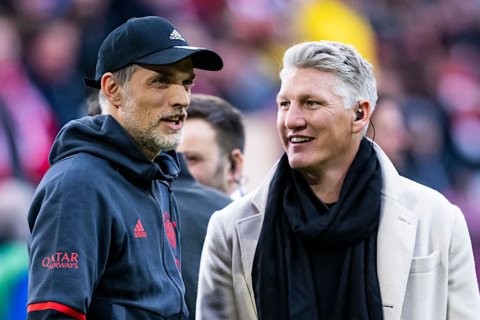 Bayern-Gegenwart und Vergangenheit: FCB-Coach Thomas Tuchel (l) und Bastian Schweinsteiger.  