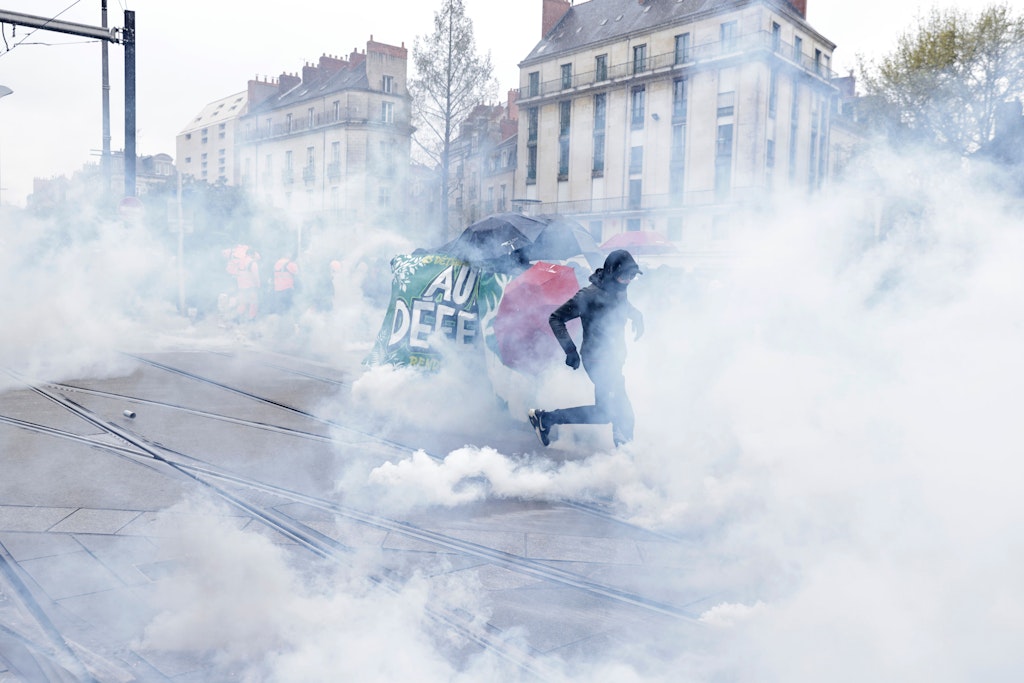 I manifestanti prendono d’assalto il quartier generale di BlackRock a Parigi