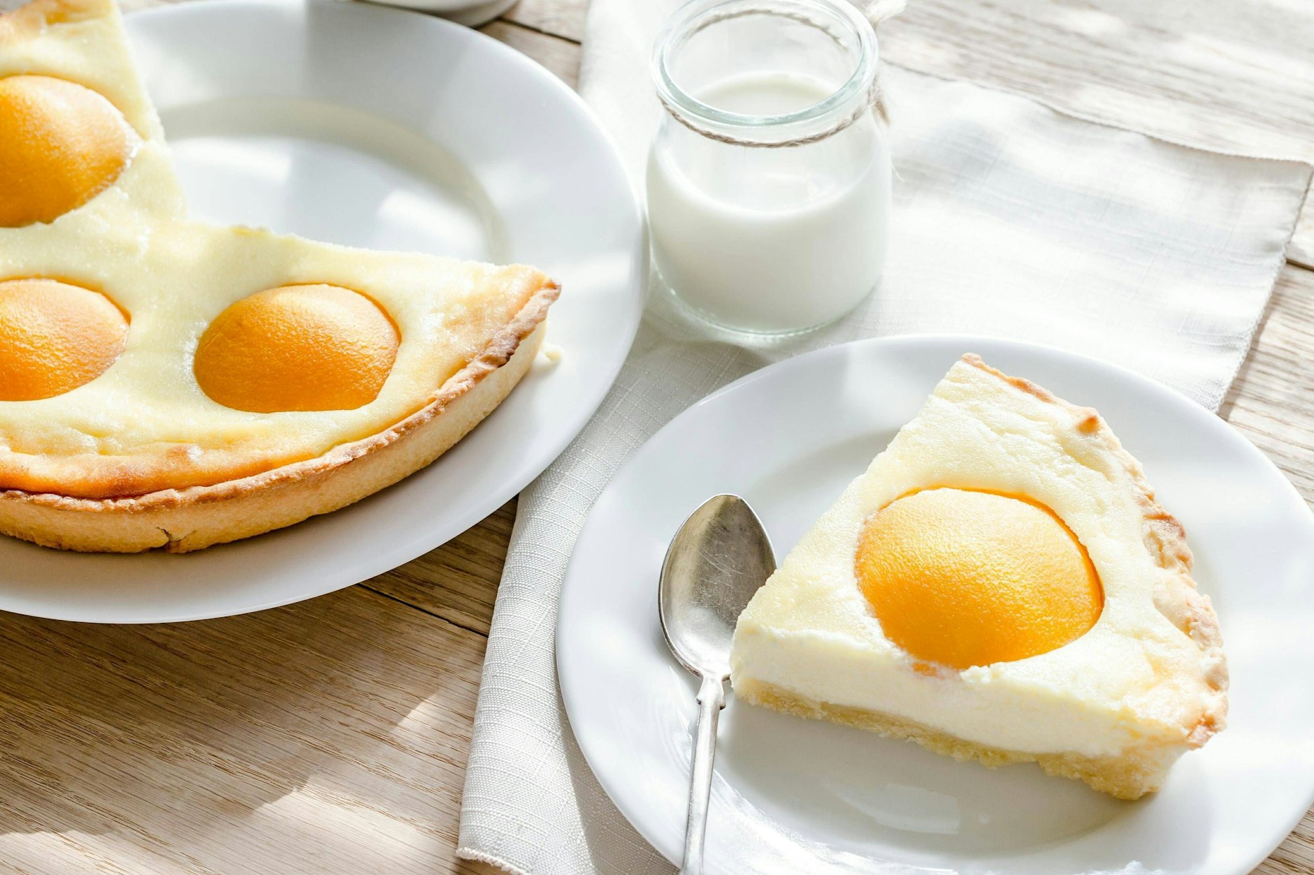 Der leckere Spiegeleikuchen ist ein echter Klassiker zu Ostern.